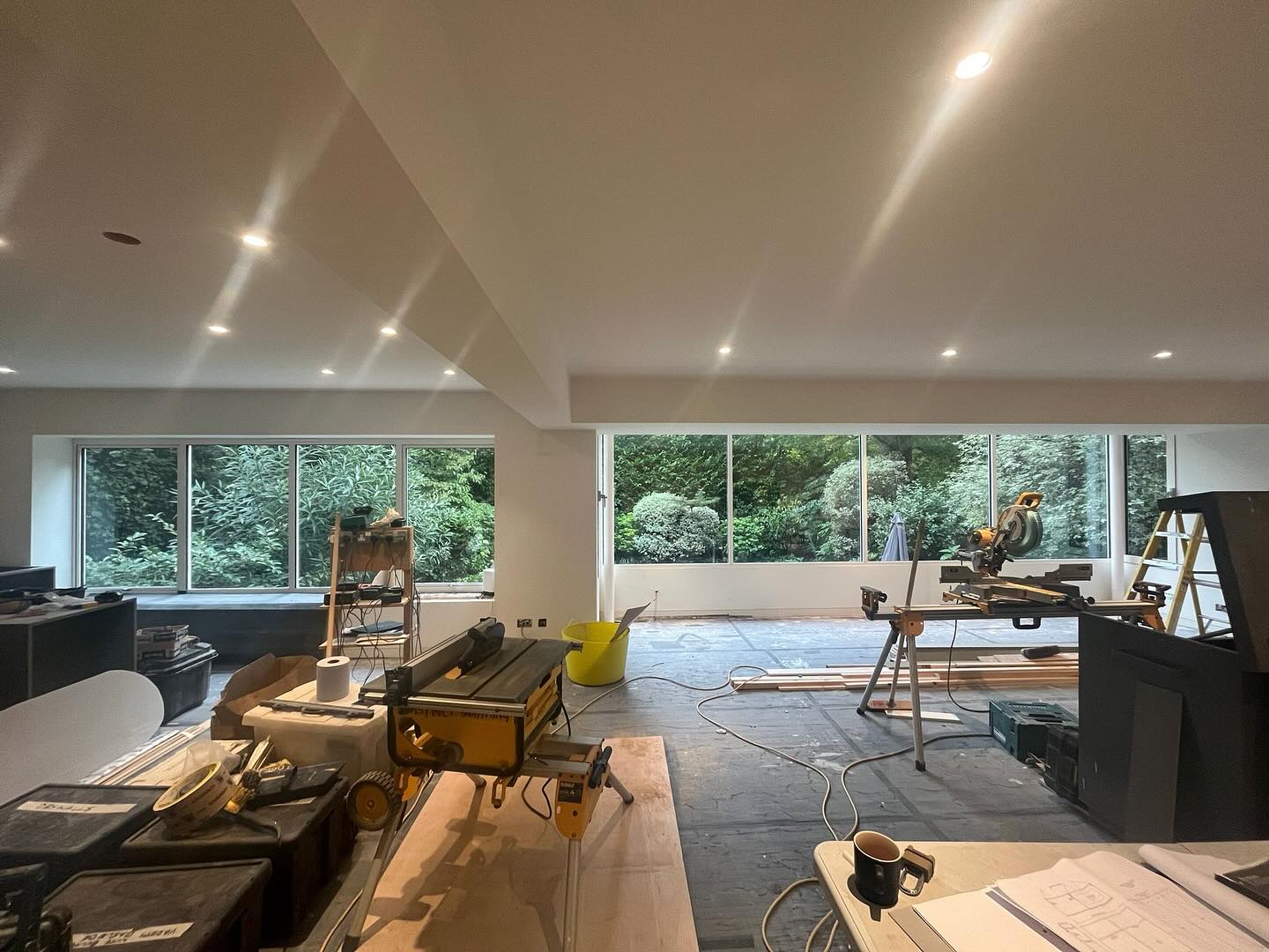 It’s always amazing to receive images from sites as windows and doors are being installed. This project in London has made the most of our SL68 slim profile aluminium windows and doors to make sure they get the largest glass areas possible. It looks amazing!