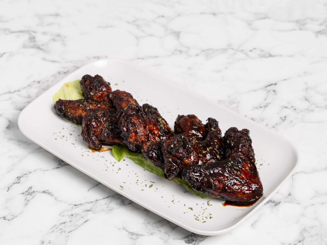 Kicking the week off in Island Style with our Authentic Jerk Wings ๐๏ธ๐ Bringing some Paradise Heat and Flavour to your Monday๐๐ถ๏ธ
.
.
Follow us on TikTok!! paradise_romford
.
.
.
#Caribbeancuisine #jamaicanfood #chef #caterer #restaurant #romford #paradise #family #business #lounge #bar #jamaican #love #food #lounge #bar #essex #london #cocktails #events #catering #services #sweets #dinner #explore #explorepage #viral #festivals