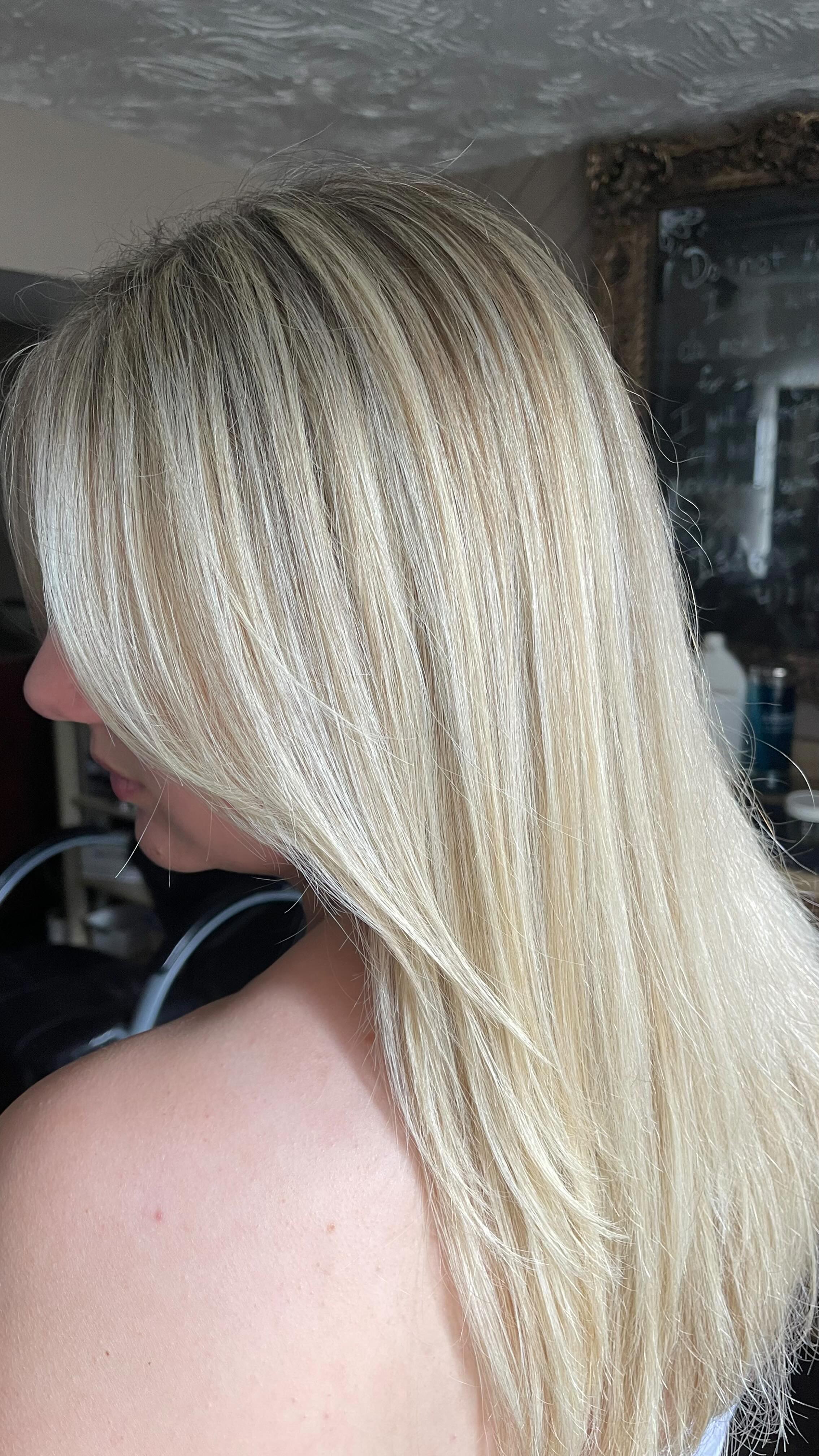 Who says summer has to end?
#tooelehairstylist #tooelesalon #tooeleutah #tooeleblondespecialist #blonde