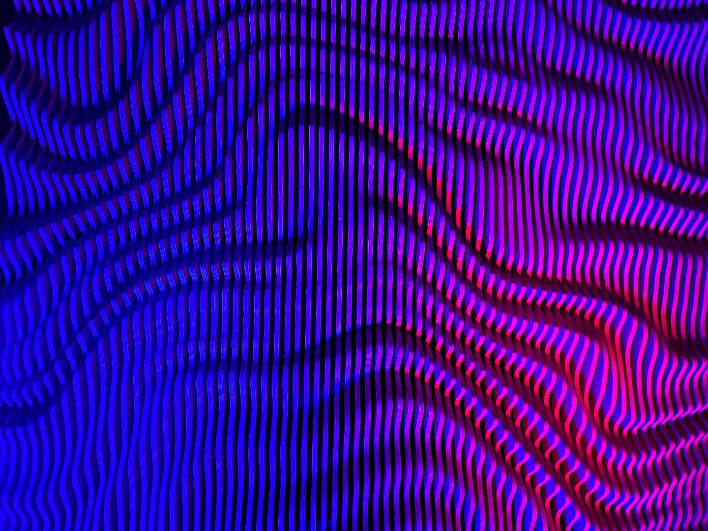 Our new Wave Wall is installed! This piece of functional art adds a layer of creativity, beauty and diffusion in our studio. What a vibe.
Shoutout to @brennan.andres for the killer install!