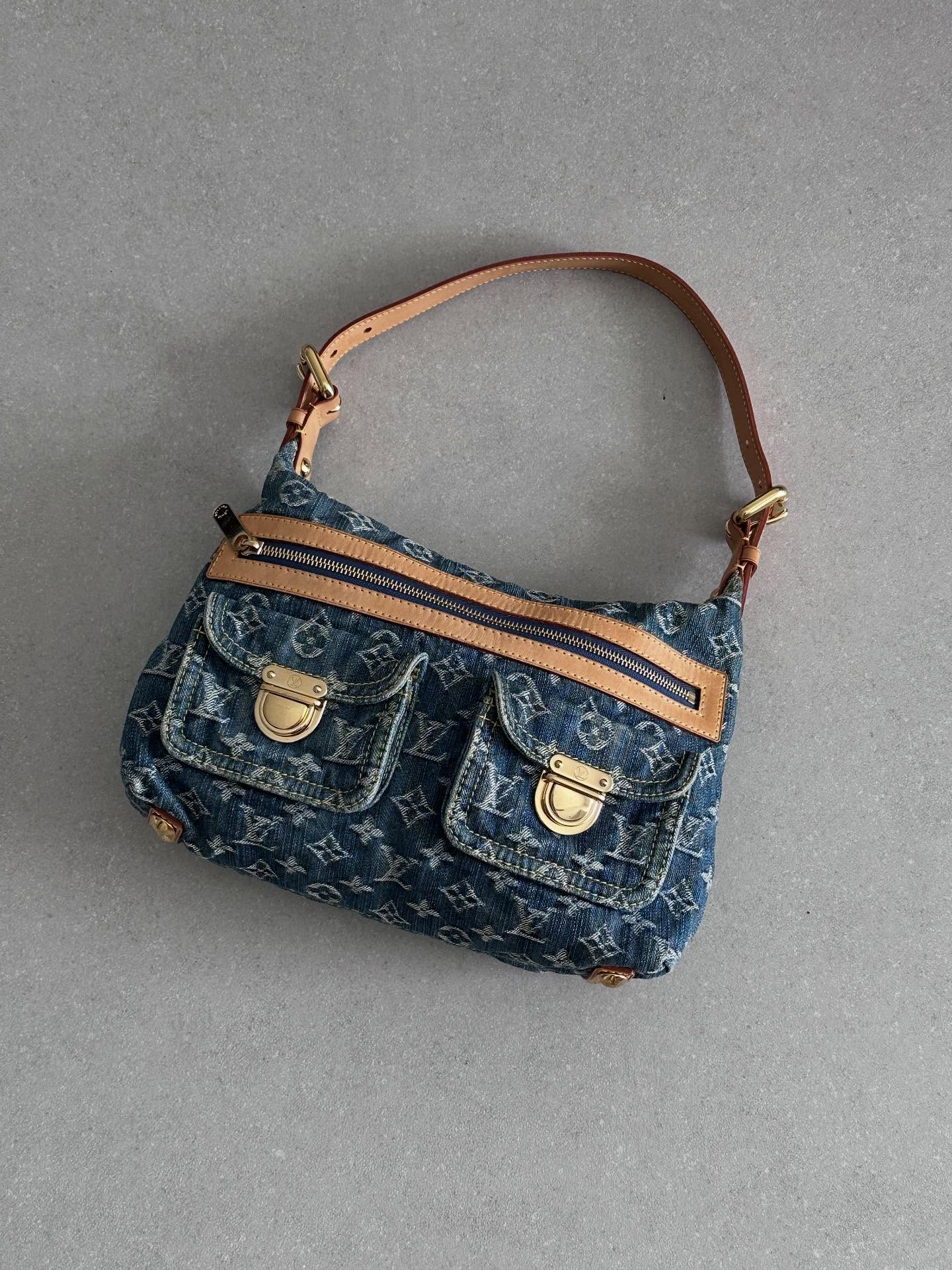 •Louis Vuitton Monogram Denim Baggy PM•
זמין לרכישה