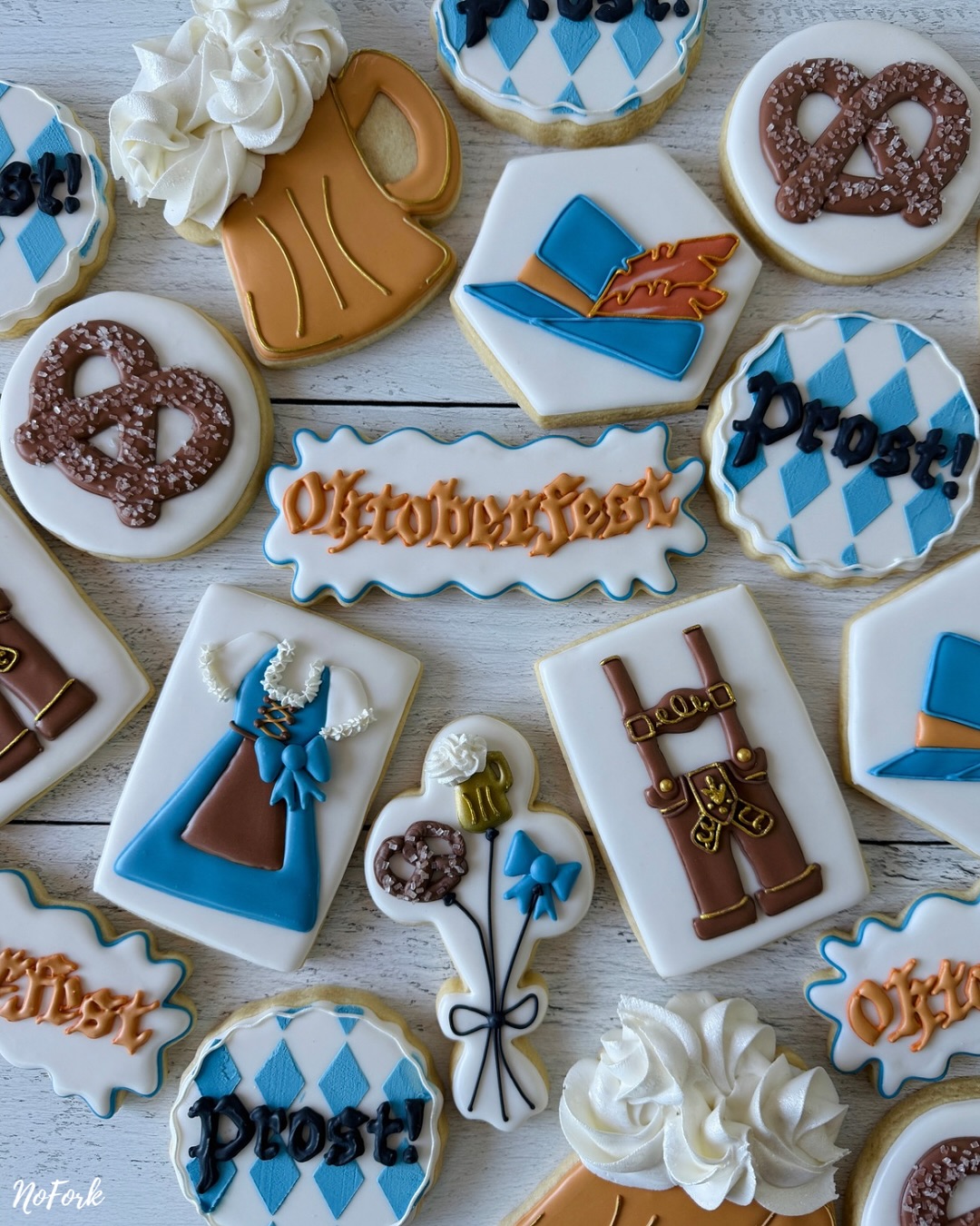Prost with a cause at The Craigstein Oktoberfest 🍻! NoFork is back today at Esther Short Park in Vancouver WA to celebrate Craig’s philanthropic legacy while supporting SW charities.
CELEBRATE with these cookies 💙🤍🇩🇪 and all things sweet, find us at booth 7!!🍪🍪🍪
Sat 12-9pm // Sun 12-6pm
🎶 Live music
🍺 Delicious beers & food!
✨ 20+ local artisans (hey that’s us! 💁🏻♀️)
#craigsteinoktoberfest
#beerfest #brewfest #oktoberfest #vancouverwa #poplocal #SWwashington #vancouverwashington #vancouverwaevents #nofork #celebratingmadeeasy #sugarcookies#eatwithyourhands #noutensilsrequired #supportlocal #custombakery
