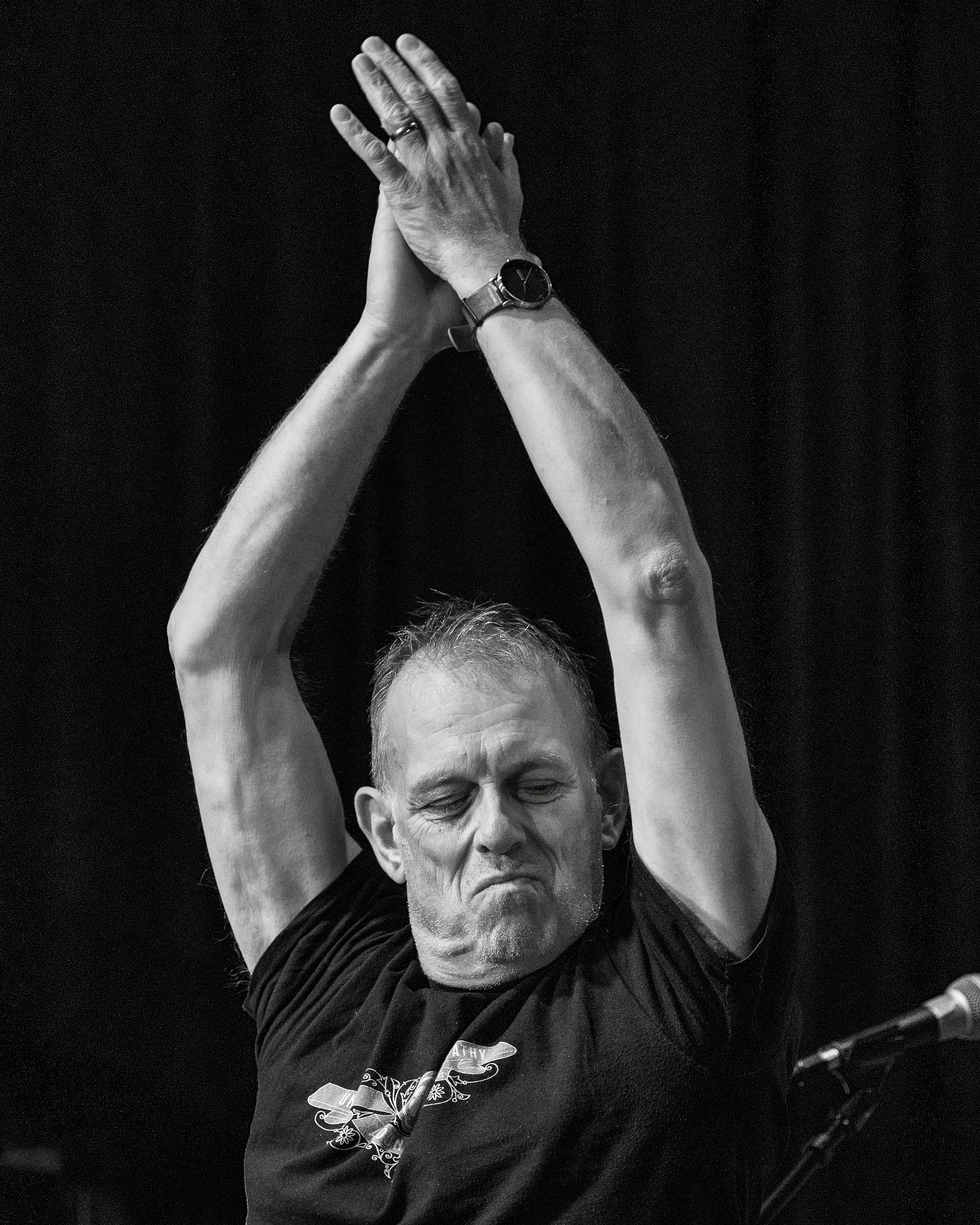 What a night at @horseandbamboo in Waterfoot as @later.at brought us ex-Inspiral Carpets singer @tomhingleyband , with support from local band Mora and the Fabulous Wonderfuls.
The 13-year-old me bought his very first record at @piccadillyrecords in Manchester - Inspiral Carpets’ She Comes in the Fall - so this gig was a proper trip down memory lane.
Mora and The Fabulous Wonderfuls filled the room with positivity, and afterwards their guitarist told me:
“Write the song, write the poem and share it with the world. The words that come from your heart might be the words that heal the world and unite us.”
Then Tom Hingley hit the stage and it wasn’t long until the whole room was dancing. The anthems of the 90s brought back so many memories, and the vibe was just brilliant.
Big thanks to Paula from @later.at for inviting me. Proper Valley magic.