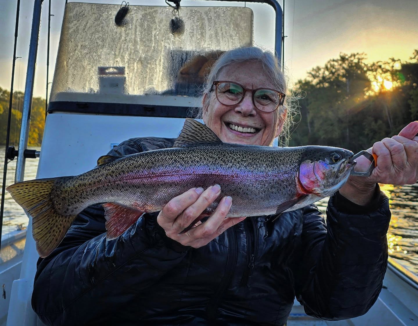 Trout fishing was pretty ok today.. But not as good as yesterday I hear🤷♂️.. Still had plenty up to 19"
#rainbowtrout #troutfishing #taneycomo #Frenzelsguideservice #fishingbranson.com #bigcedarbigfish @bigcedarlodge