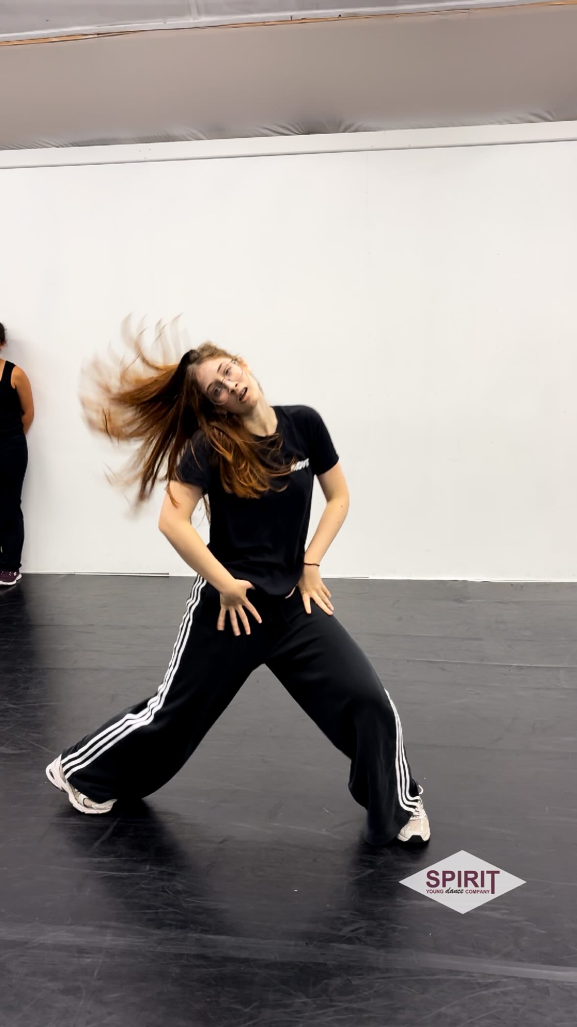 Fierce work from Noga in commercial with @chrissyappiahh last Sunday ❤️🔥
•
•
#spiritydc #dance #training #londondance #TeamSpirit #danceteam #dancecompany #dancecompetition #competitivedance
#lovedance #london #jazz #lyrical #commerical