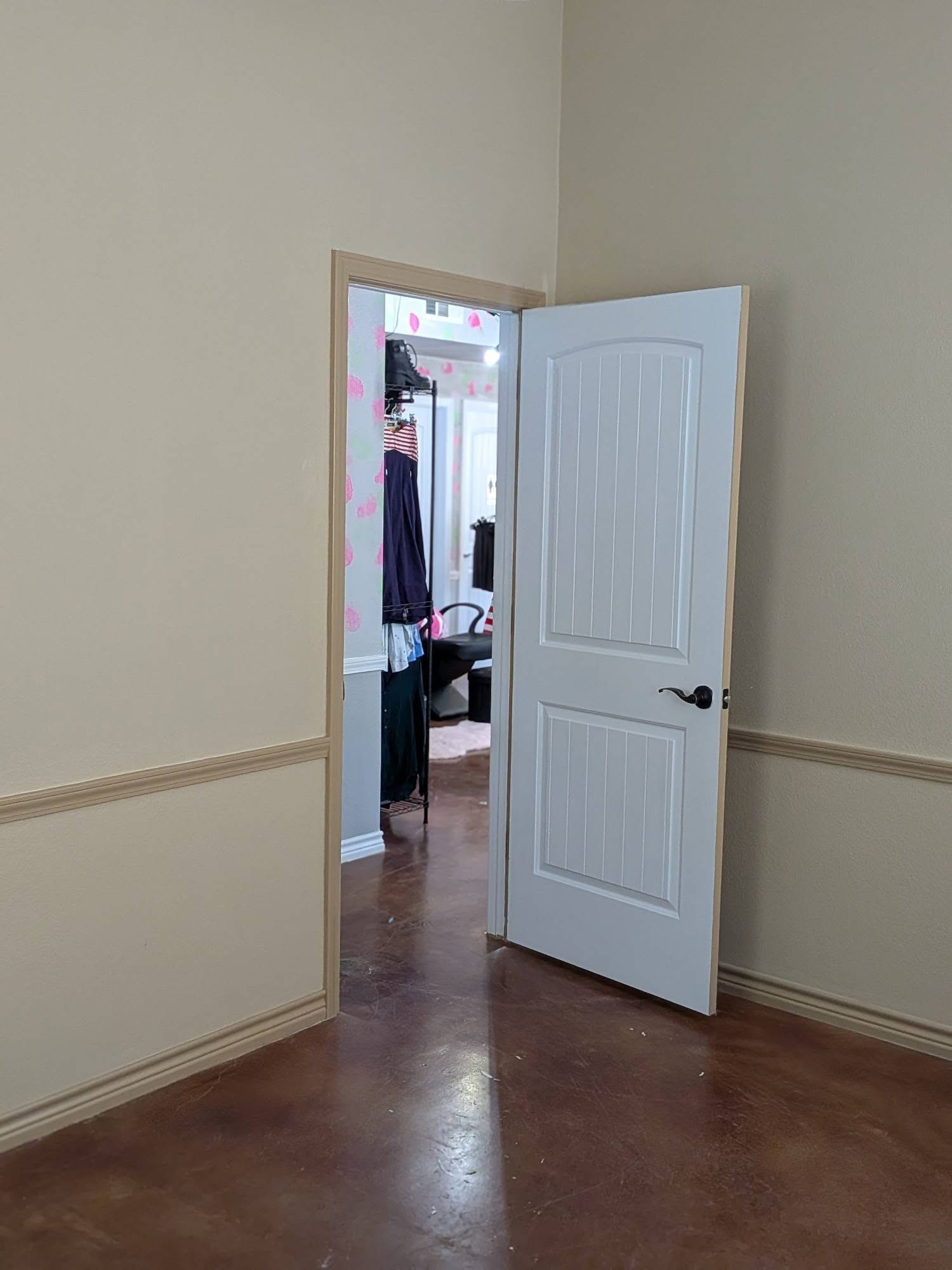 Your new office is here! 🔑
Looking for a new professional home in Belton? ✨ Our vibrant co-op has a private office available for rent!
Perfect for a nail tech, lash artist, remote worker, or any professional ready to grow their business.
$600/month (all-inclusive)
Your first month is FREE!
Prime location on Loop 121.
Private parking and total freedom to run your business.
Ready to take the next step? DM us to book a viewing!
#BeltonTX #BeltonTexas #BeltonRealEstate #BeltonBusinesses #KilleenTX #TempleTX #SaladoTX #CentralTX #OfficeForRent #SharedOfficeSpace #OfficeSpace #SmallBusiness #Entrepreneur #NailTech #LashArtist #RemoteWork #PrivateOffice