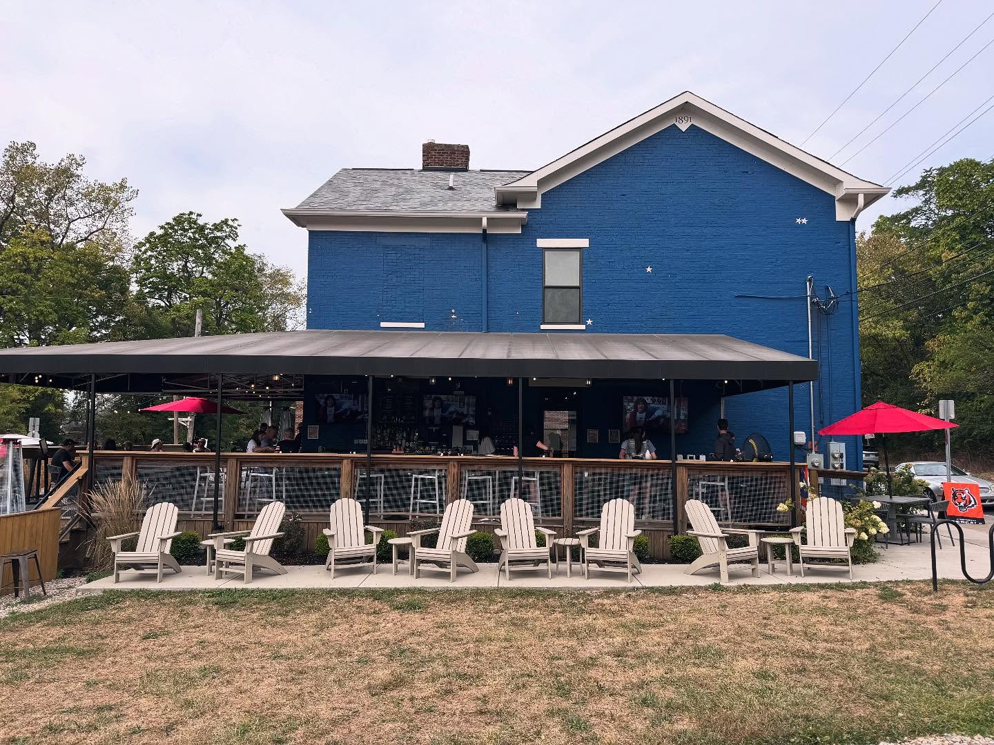 Patio weather is sticking around and we’re making the most of it with a week full of fun ☀️🍸
From Wine Wednesday ($7 pours!) to Open Mic with Ted Baldwin on Thursday plus our daily happy hour, we are booked and busy this week!
Sign up for our newsletter so you never miss a moment 📧 Just DM us your email and we’ll get you added!