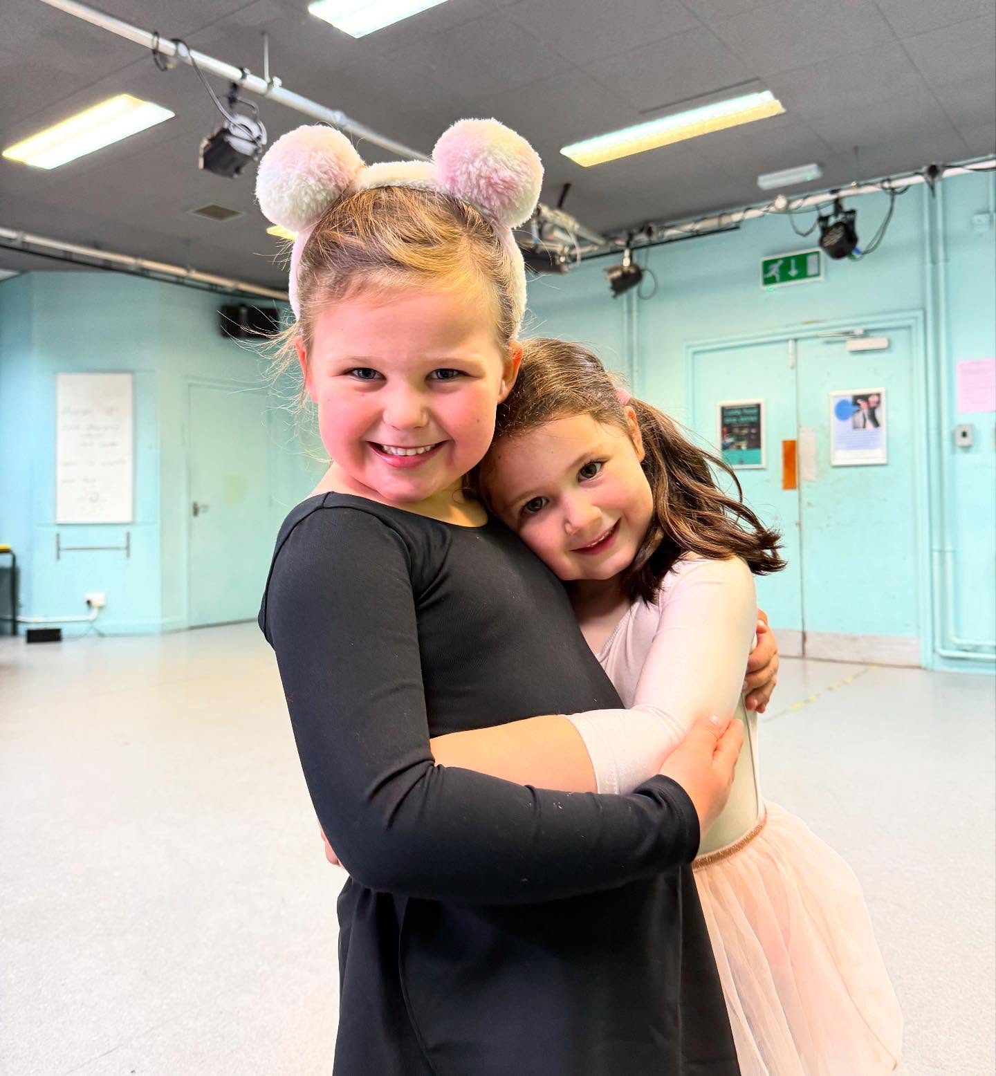Dance friends really are the best friends 💕
Moments like these remind us that our classes are about so much more than steps - they’re about friendship, joy, and being part of something special. 🌟
📧 info@learts.co.uk
📞 07309 937302
#LeartsTheatre #LeartsFamily #DanceFriendships #LittleStarsBigDreams #EastGrinsteadDance #DanceJoy #BuildingConfidenceThroughDance