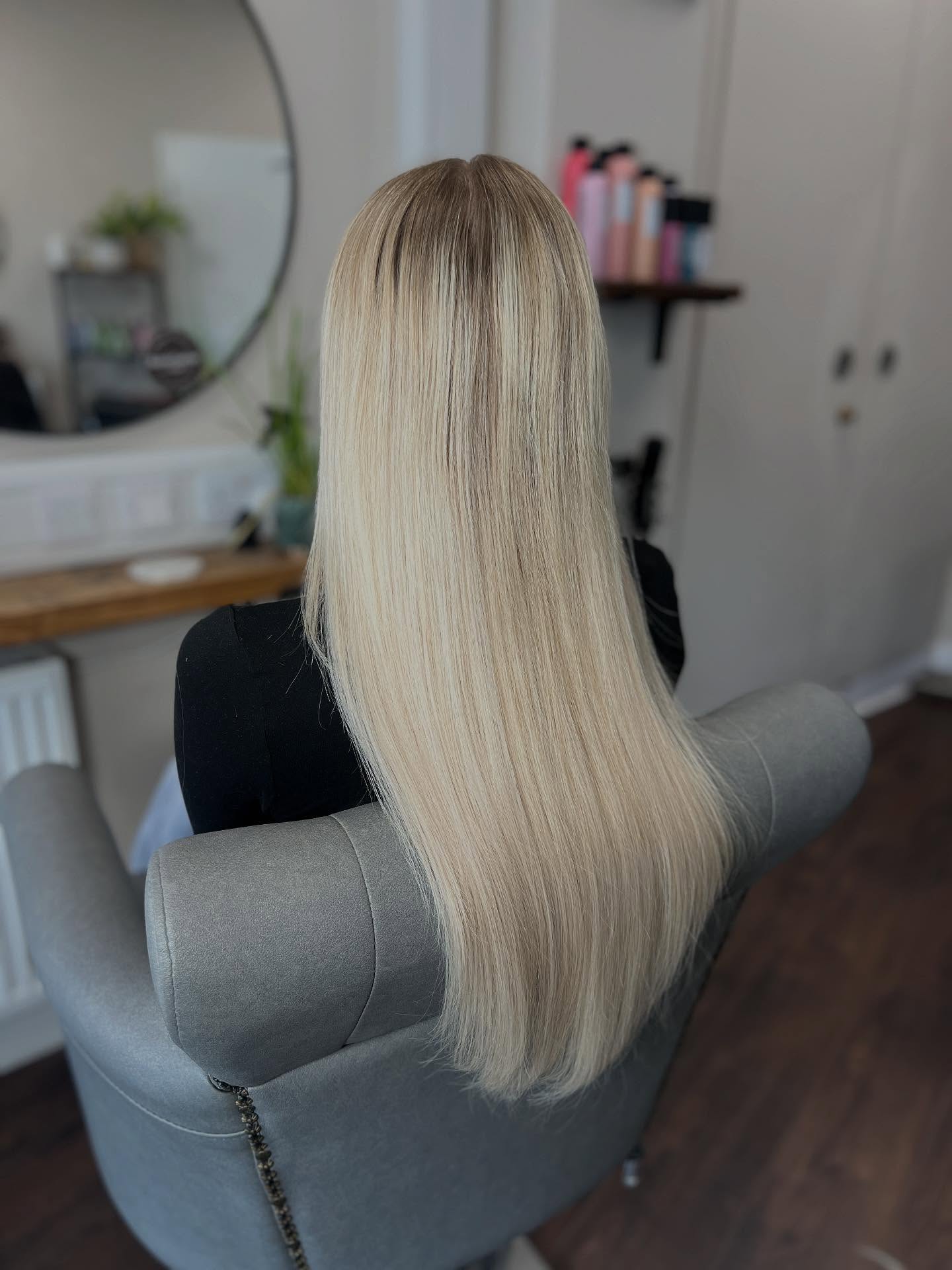B E A U T I F U L L Y B L O N D E 🤍
#hairextensions #remicachet #superstylist