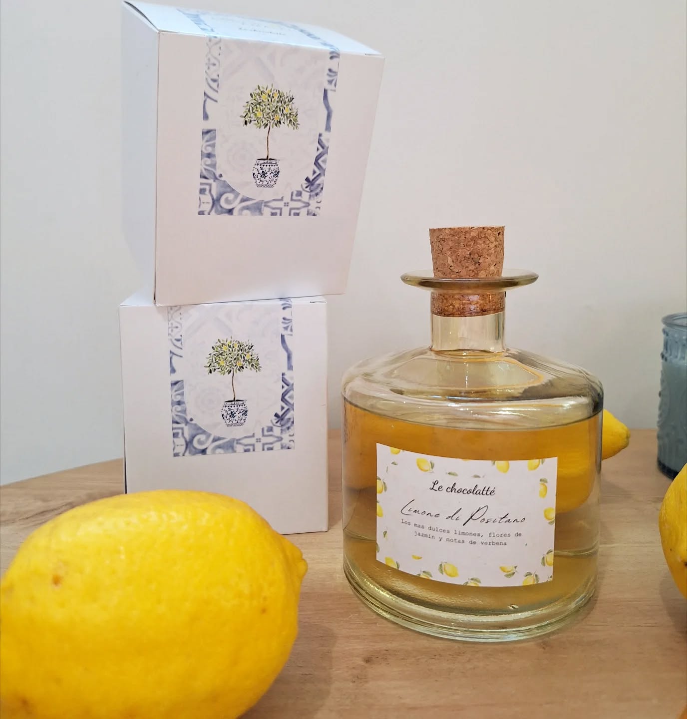 Difusor AMALFI 🍋🌻
es enorme! De 450ml!
Ya disponible en nuestra tienda online!!
#difusoresaromáticos #diseño #aroma #amalficoast #homedesign #homedecor #home