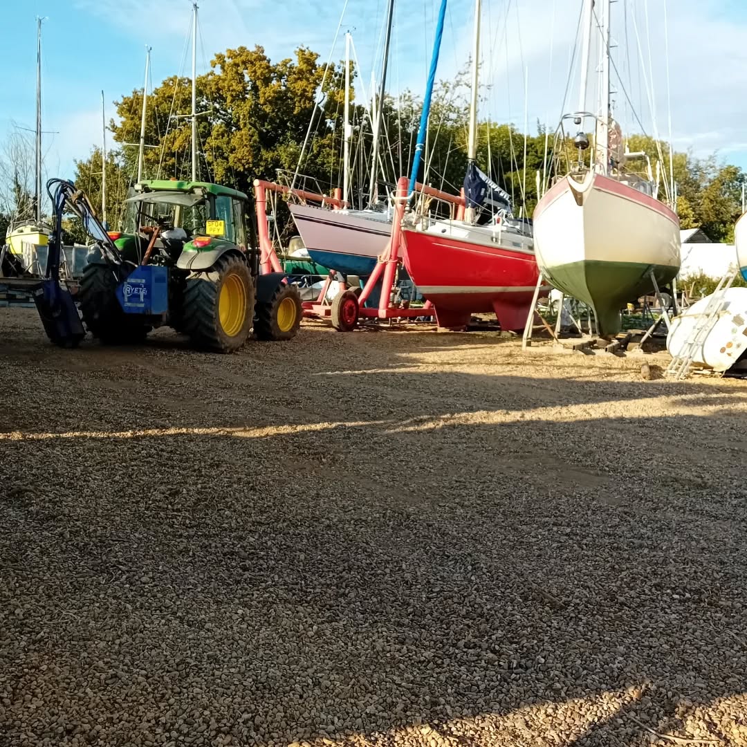 Rubbish tides this week for getting boats ashore but a perfect week for clearing the yards, organising cradles, cutting hedges, and spreading 40 tonnes of stone.
