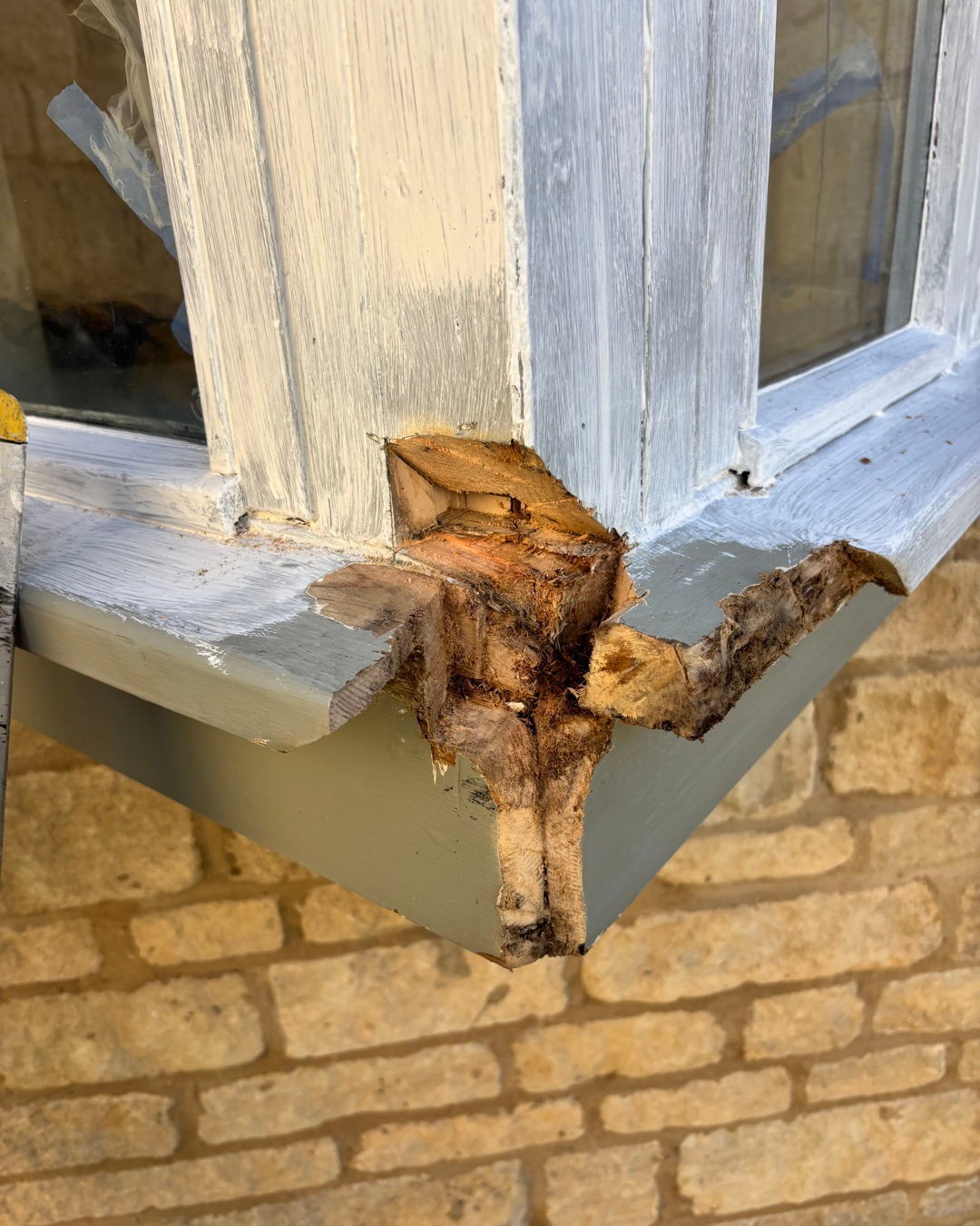 A fresh exterior for this home near Peterborough 🌟
One of the windows had seen better days, with rotten wood needing attention. I used Timbabuild EHB60 for a solid repair, then finished with Dulux Weathershield Satin to protect against the elements and keep it looking sharp.
👉 Swipe to see the before, during, and after!
#ExteriorPainting #PeterboroughDecorating #WindowRepair #Timbabuild #DuluxWeathershield #SatinFinish #WoodRepair #ProfessionalDecorator #HomeMaintenance #CurbAppeal #QualityFinish #DecoratingLife