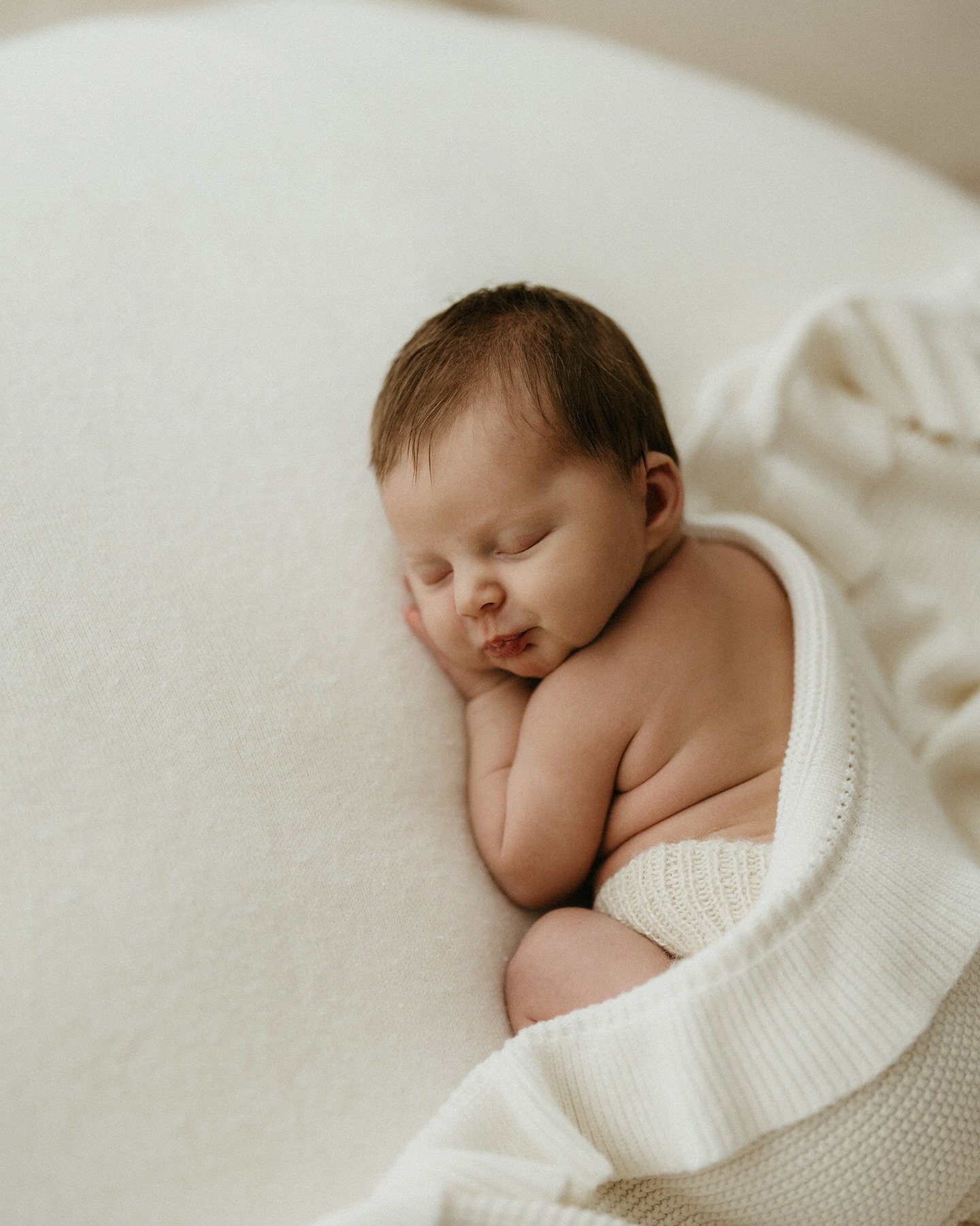 A morning spent in the studio capturing this beautiful family with their newest addition ✨