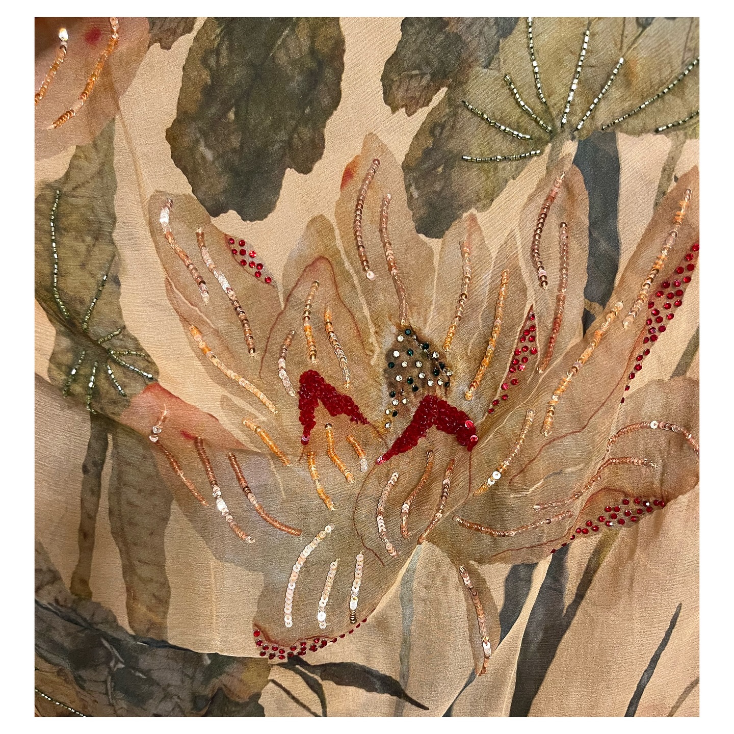 For the Goddesses of wisdom 🪷
A chiffon saree in the softest shades of cafe ole with a hint of red - hand painted lotus flowers in bloom which are enhanced with handworked embroidery and bead work.
Digitally printed by our studio.
Part of our DEVI collection.
.
Navratri : day 5
Devi Skandamata
is worshipped today, she is the goddess of the vishudhi Chakra or throat centre.
.
Maa Skandamata is also known for her power to grant salvation, prosperity, and knowledge. She represents both the gentle and protective nature of a mother as well as the fierce strength needed to battle darkness and negativity. Worshipping her brings peace, wisdom, and protection from evil.
.
#chiffonsaree #devi #navratra #sixyardsofelegance #pinksaree #prettyinpink #floralsaree #lotus #giftsforher #wearpink #shopsmall #oneofakind #uniqueclothing #slowfashion #shopslow #shopsmallbusiness #delhifashionblogger #indiafashionbloggers #vocalforlocal #indiandesigner #shopindiandesigners #boutiqueclothing #customclothing