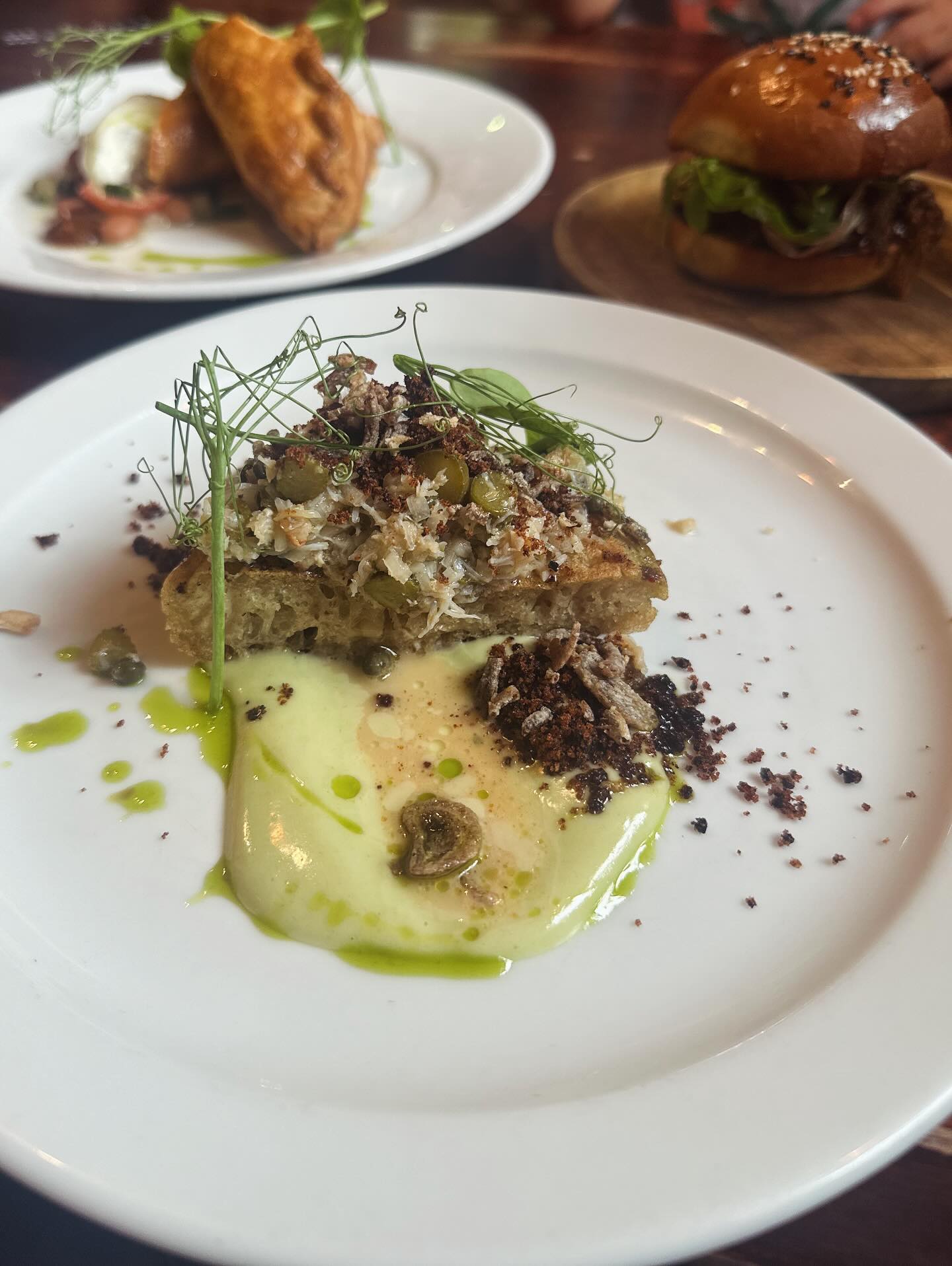 Lovely meal and a very cool place we visited this summer @thehundredhouse
Great food in a historic country pub, full of charm and worth a visit 👌
@luxuryprivatechef
#thehundredhouse #food #pub #luxuryprivatechef #chef