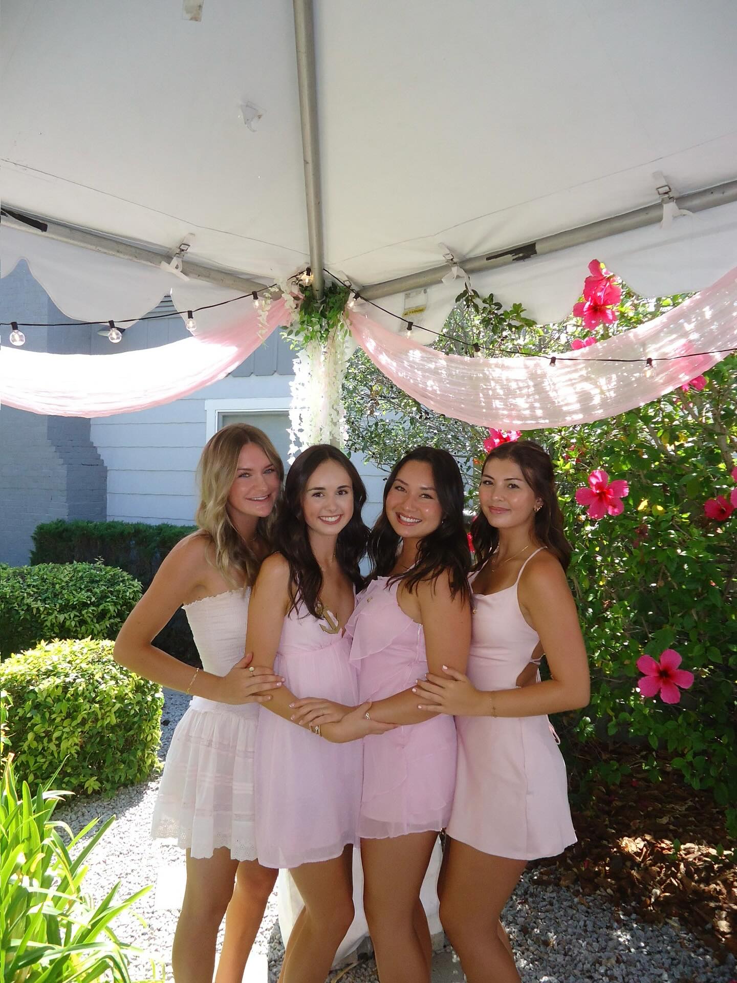 SISTERHOOD DAY! 💞🧸🏠
Our sisterhood is something we hold so close to our hearts! We had so much fun sharing a little more about what makes this sisterhood so special and feel like home!
#deltagammaslo #recruitment #sisterhood #calpolyslo #panhellenic