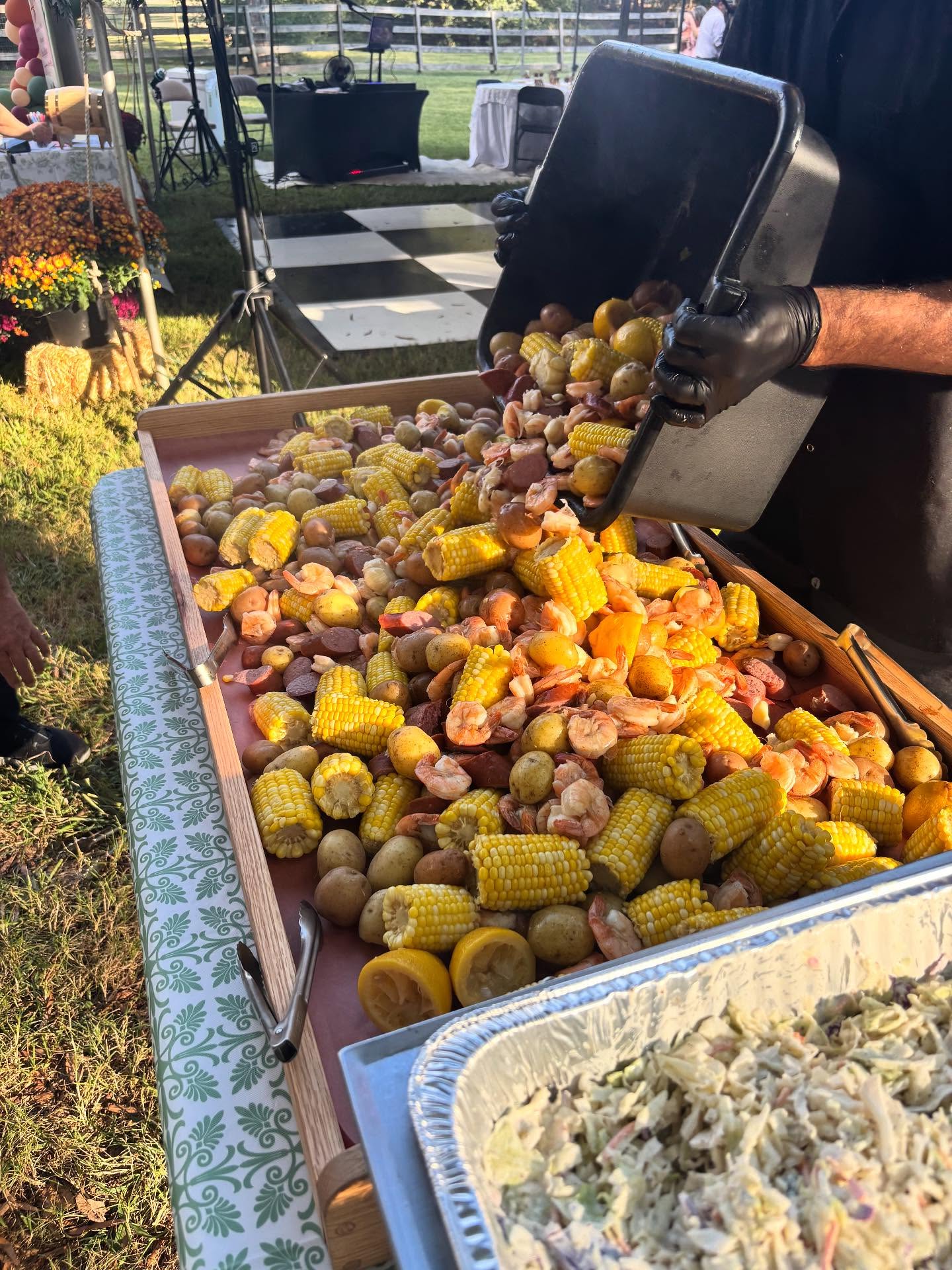 Some photos from a recent low country boil for an engagement party we did. 🦐❤️
#lowcountryboil #shrimpboil #bbqcatering #seafoodboil #seafoodcatering