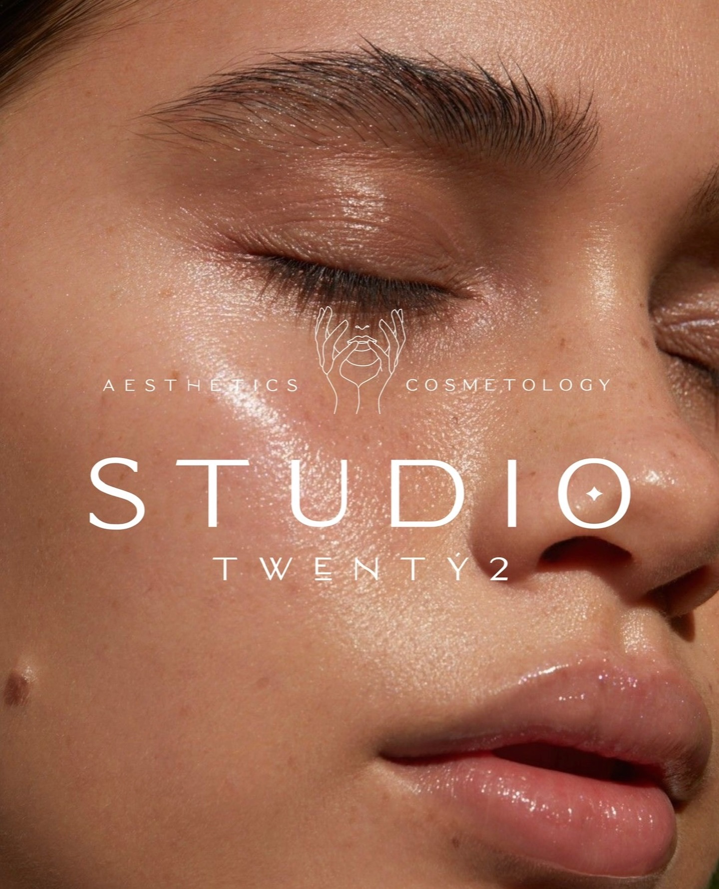 🍂 Changing Seasons, Changing Treatments 🍂
As the days get cooler and the air drier, your skin’s needs shift too. Autumn is the perfect time to:
✨ Restore hydration after summer sun
✨ Repair and strengthen skin barriers
✨ Brighten dull, tired complexions
✨ Prep your skin for the harsher winter months
At StudioTwenty2, treatments like microneedling, skin boosters, and mesotherapy all help lock in hydration, smooth texture, and give you that radiant autumn glow.
📅 Book your seasonal skin refresh today and step into autumn with confidence.
#StudioTwenty2 #AutumnSkinCare #SeasonalSkin #SkinClinic #GlowingSkin #SkinGoals #HealthySkinJourney #AestheticClinic #AdvancedAesthetics #NaturalResults #SkinConfidence #AutumnGlow #SkinBooster #Microneedling #Mesotherapy #FacialTreatments #SkinHydration #BarrierRepair #RadiantSkin #SelfCareSeason