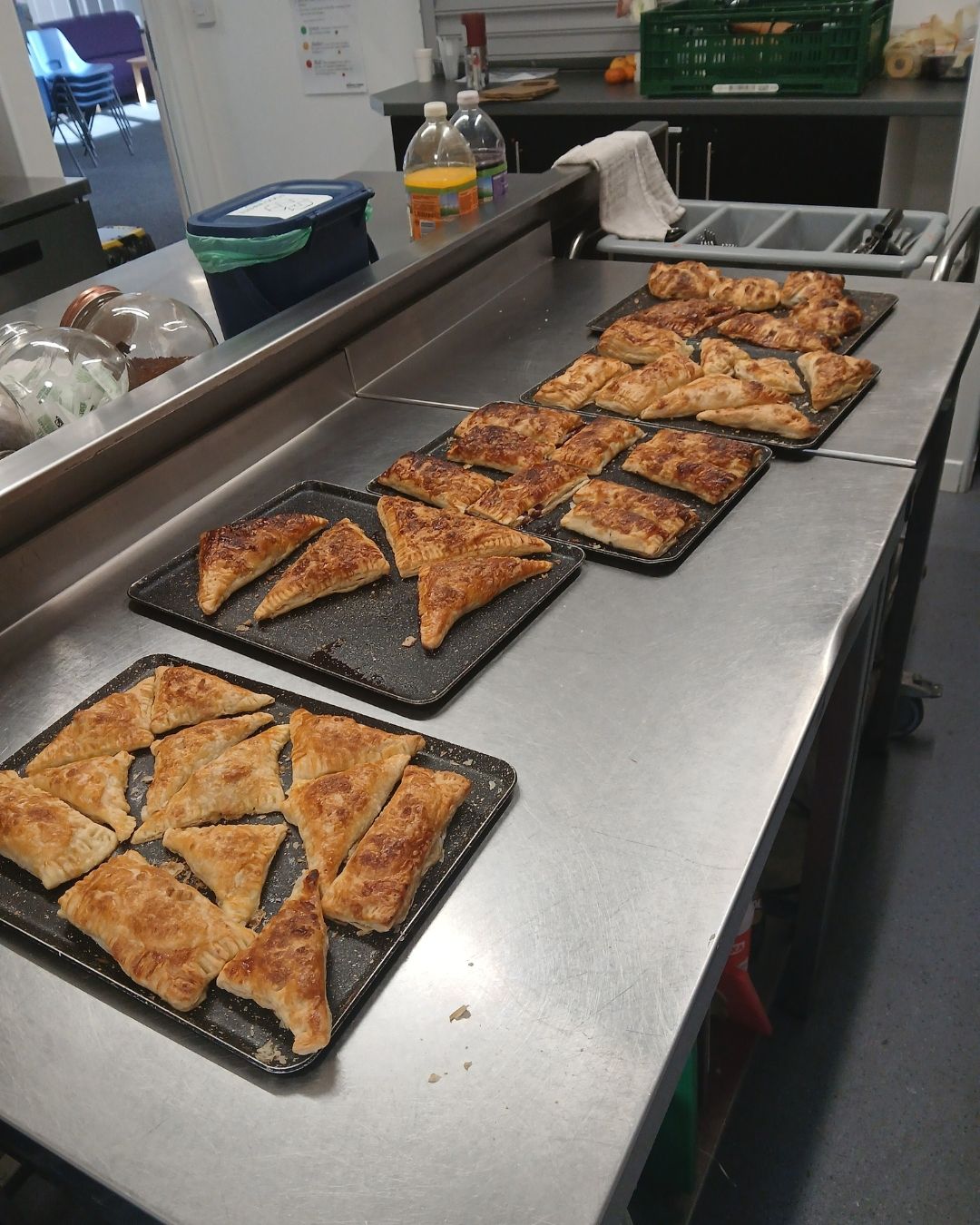 🥐 Six young people from our King’s Lynn & West Norfolk SPACE group had a fantastic time baking blackcurrant and apple turnovers! 🍏🍇
A big thank you to Steven, our brilliant hospitality lead, for travelling out West to make it happen.
👉 Find out more about our SPACE groups on our website (link in our BIO).