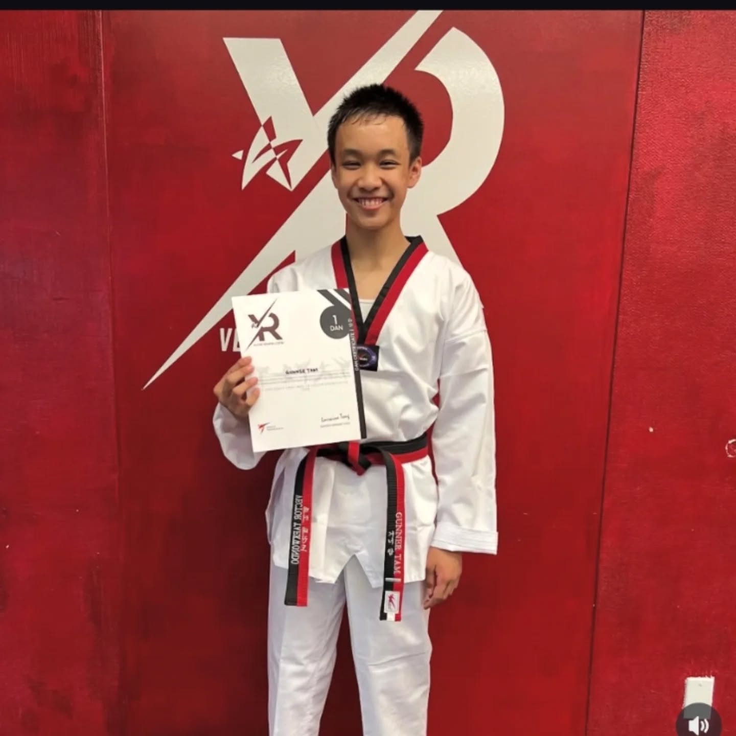 What a day for our fierce competitor, Gunner. He competed in his first ever jiujitsu competition in the morning and successfully completed his 1st degree blackbelt test in the afternoon 🥋
Thanks to his coaches, parents and his training buddies for all the guidance and support!
Keep up the amazing work!
.
.
.
#brazilianjujitsu #bjj #sports #fitness #grappling #classes #vtc #vectortrainingcentre #mma #fighter #training #competition #primebjjseries #beltpromotion