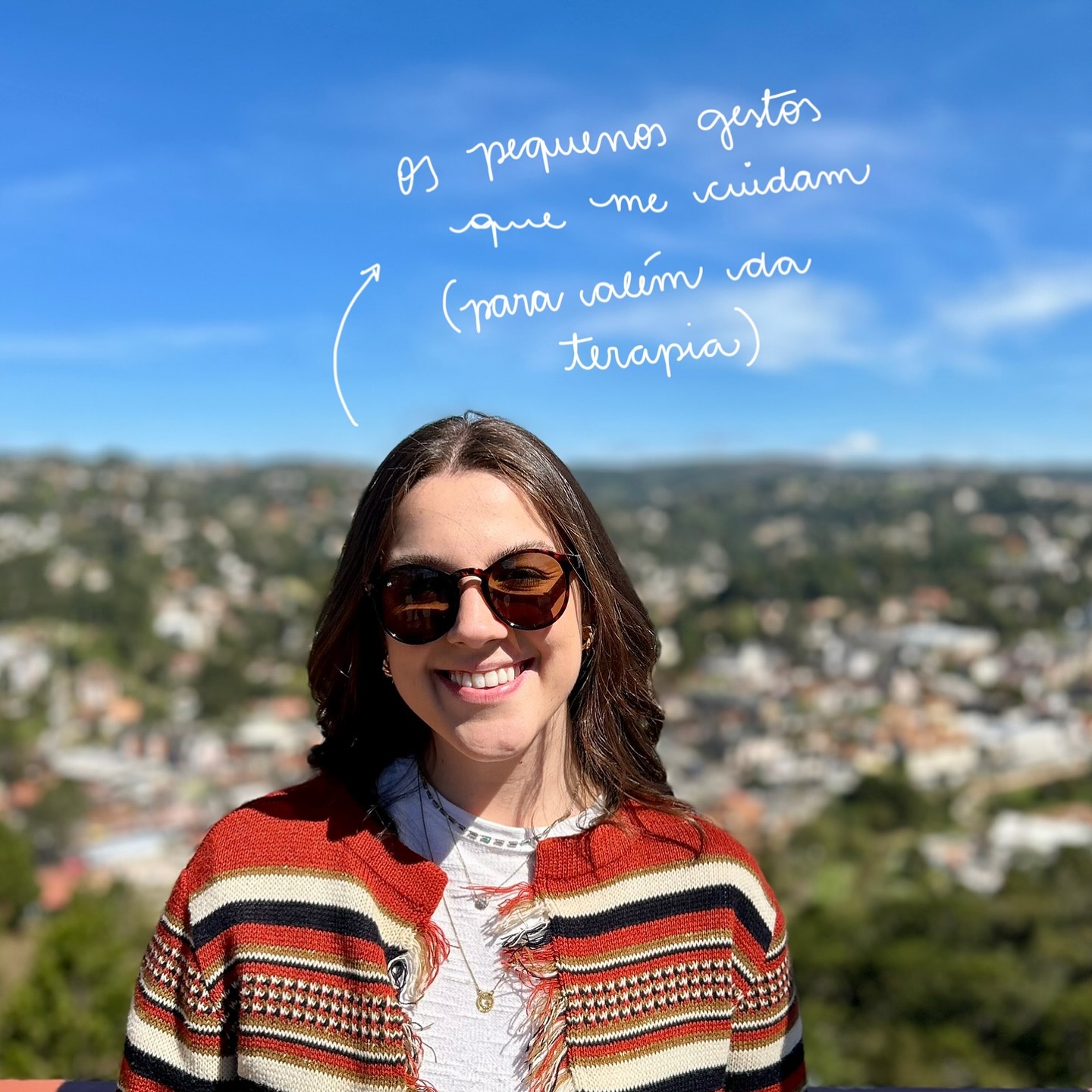 Autocuidado também mora nas pequenas escolhas do dia!!
Muito se fala de autocuidado como sinônimo de terapia (e sim, essa pode ser uma parte fundamental). Mas, na minha rotina, o autocuidado também aparece em recortes bem simples, que fazem sentido para mim:
✔️ Parar alguns minutos para tomar um café com calma, ou comer algo gostoso.
✔️ Assistir uma série, filme, documentário e ler livros (inclusive podem fazer indicações, eu amo!!).
✔️ Estar rodeada de pessoas que eu amo e ter tempo de qualidade com elas.
✔️ Fazer atividade física (tenho tentado experimentar coisas novas e variar ao longo da semana)
✔️ Reservar um tempo para cozinhar (sem a pressão de ter que sair perfeito).
✔️ Viajar e passear sempre que possível
Esses gestos não são “a fórmula certa/mágica” de autocuidado. São jeitos que encontrei de cuidar de mim a partir do que reconheço como minhas necessidade e desejo.
O cuidado passa pelo íntimo, pelo que é singular, não por uma receita pronta. Cada sujeito constrói, a seu modo, o que o sustenta no cotidiano.
Talvez, para você, o autocuidado esteja em dançar, organizar um espaço, não responder mensagens na hora, pintar, pedalar, correr... O importante não é caber na ideia de “autocuidado ideal”, mas descobrir o que, no seu dia a dia, te coloca mais próximo de si mesmo.
Se quiser, me conta nos comentários: em que pequenos gestos você tem se cuidado sem perceber?