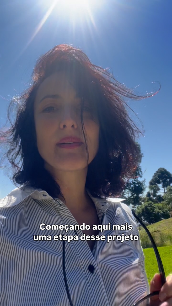 Começando mais uma etapa deste projeto lindo de paisagismo que fizemos para esta casa de campo! Aqui está realmente um oásis da biodiversidade, e do despertar dos sentidos! 😍
.
Starting another stage of this beautiful landscaping project we did for this country house! This is truly an oasis of biodiversity and awakening of the senses! 😍#paisagismo #paisagista #jardimnatural #jardim #paisagem #biofilia #reformaeconstrução #arquitetura