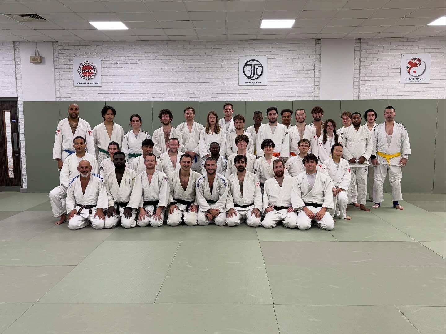 Tonight we said another goodbye! Nareg is now leaving us to head back to his home country. Nareg, it has been a pleasure having you on our tatami. Your energy and enthusiasm in every session has been infectious, and we hope to see you continue judo when you are settled in! Please visit us again when you are back! Safe travels!✨