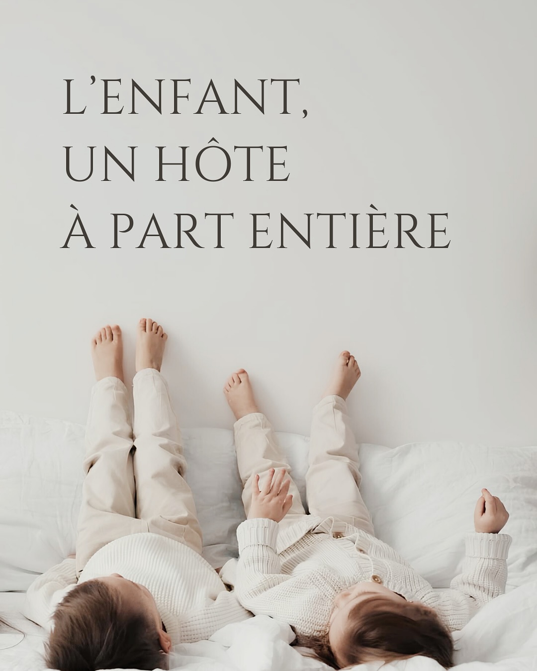 Parce que l’expérience de l’enfant influence celle de toute la famille.
Sa joie, son enthousiasme, son apaisement se répercutent directement sur :
- La détente du parent
- La perception globale du séjour
- L’envie de revenir
Accueillir l’enfant comme un hôte à part entière,
C’est penser la famille dans son ensemble.
C’est transformer l’expérience en profondeur.
Et c’est révéler une véritable opportunité stratégique :
Se distinguer, créer de la valeur et fidéliser par l’émotion.
Les familles peuvent devenir vos meilleurs ambassadeurs.
#hospitality #guestexperience #familyhospitality #luxuryhospitality #ahauteurdenfant