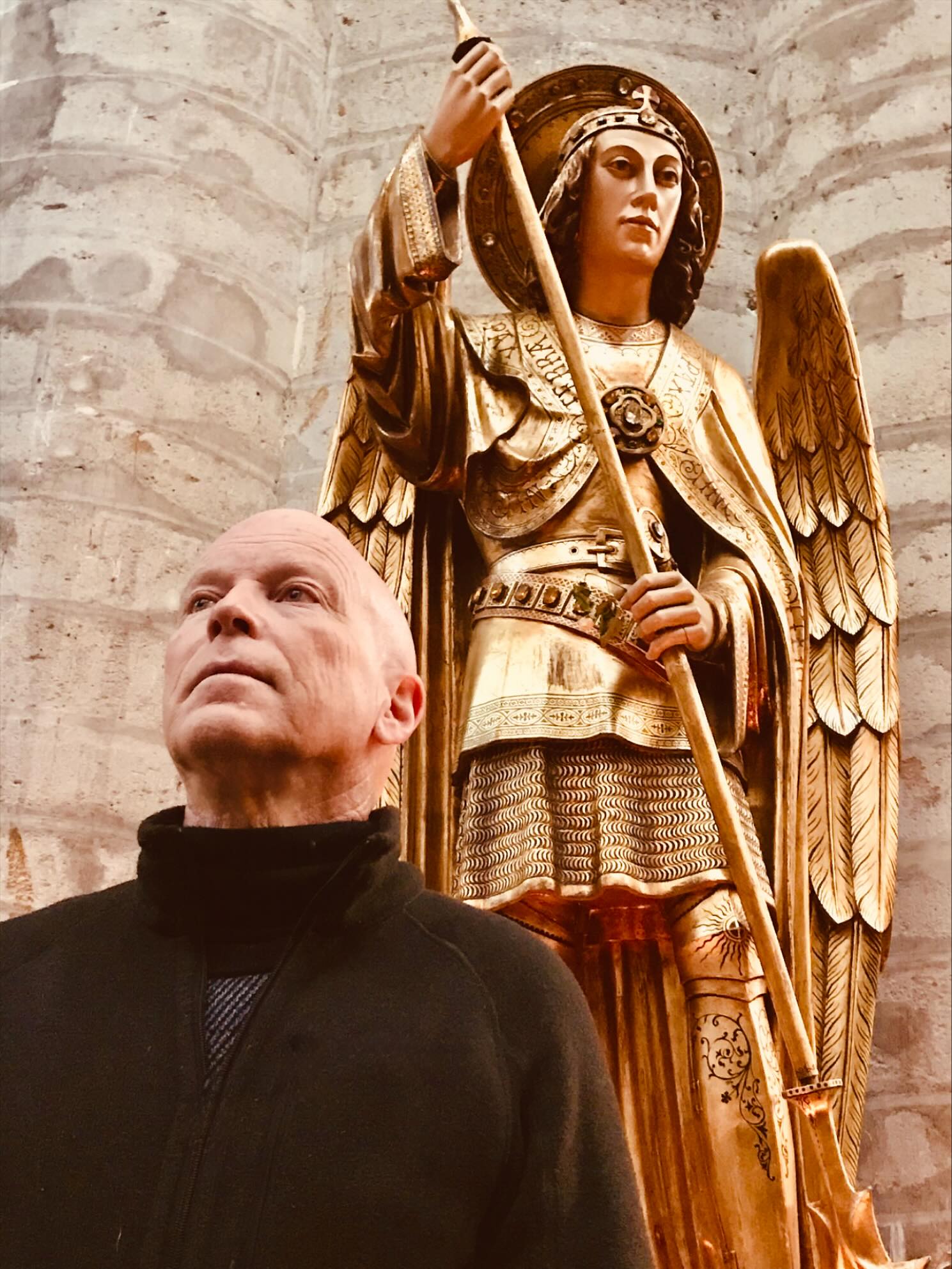 It’s Archangel Michael’s Day. Here is Michael with a statue of Archangel Michael at St Michael’s Cathedral in Brussels, Belgium after he played one of the last B-Wave festivals.
#archangelmichael
#michaelstearns
#stmichaelscathedral
#brussels🇧🇪
#bwave
#ambientmusic