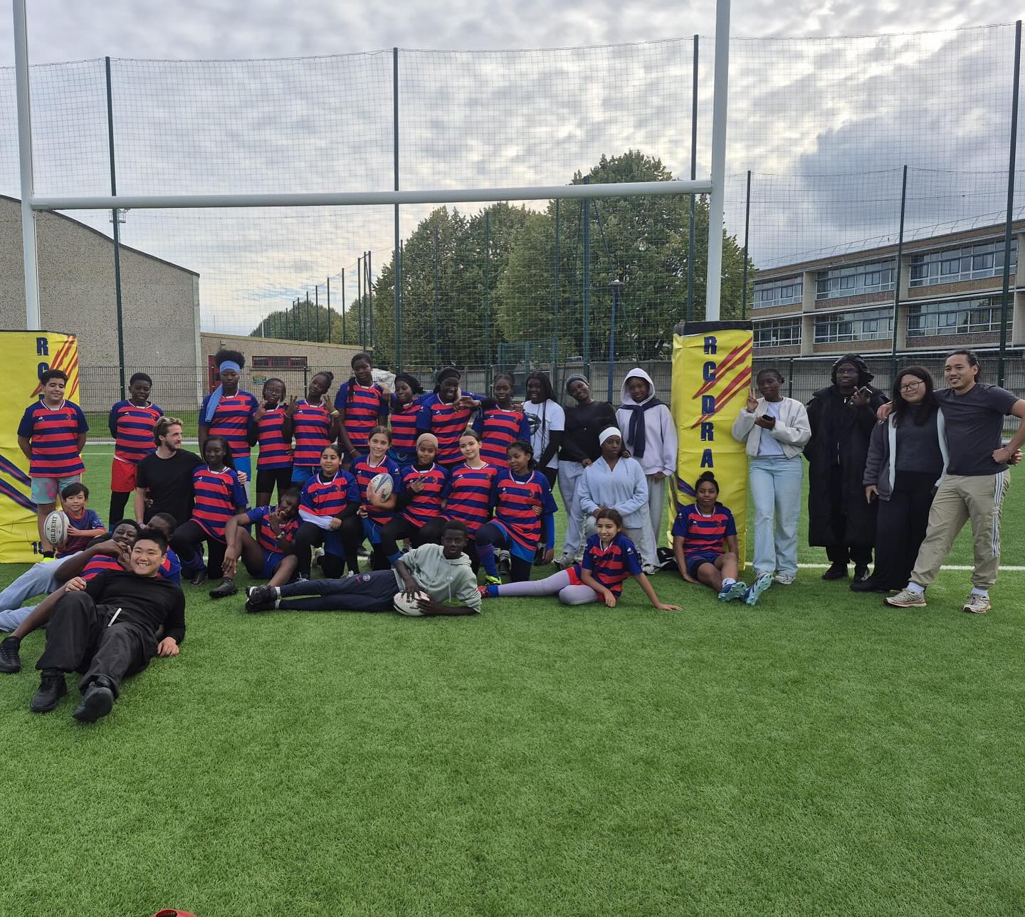 Photo de nos minimes qui ont disputé leur tout premier plateau de rugby 🏉
Un grand bravo à l’équipe pour leur engagement et leur esprit collectif 🔥
#rugbypourtous #touspourpantin