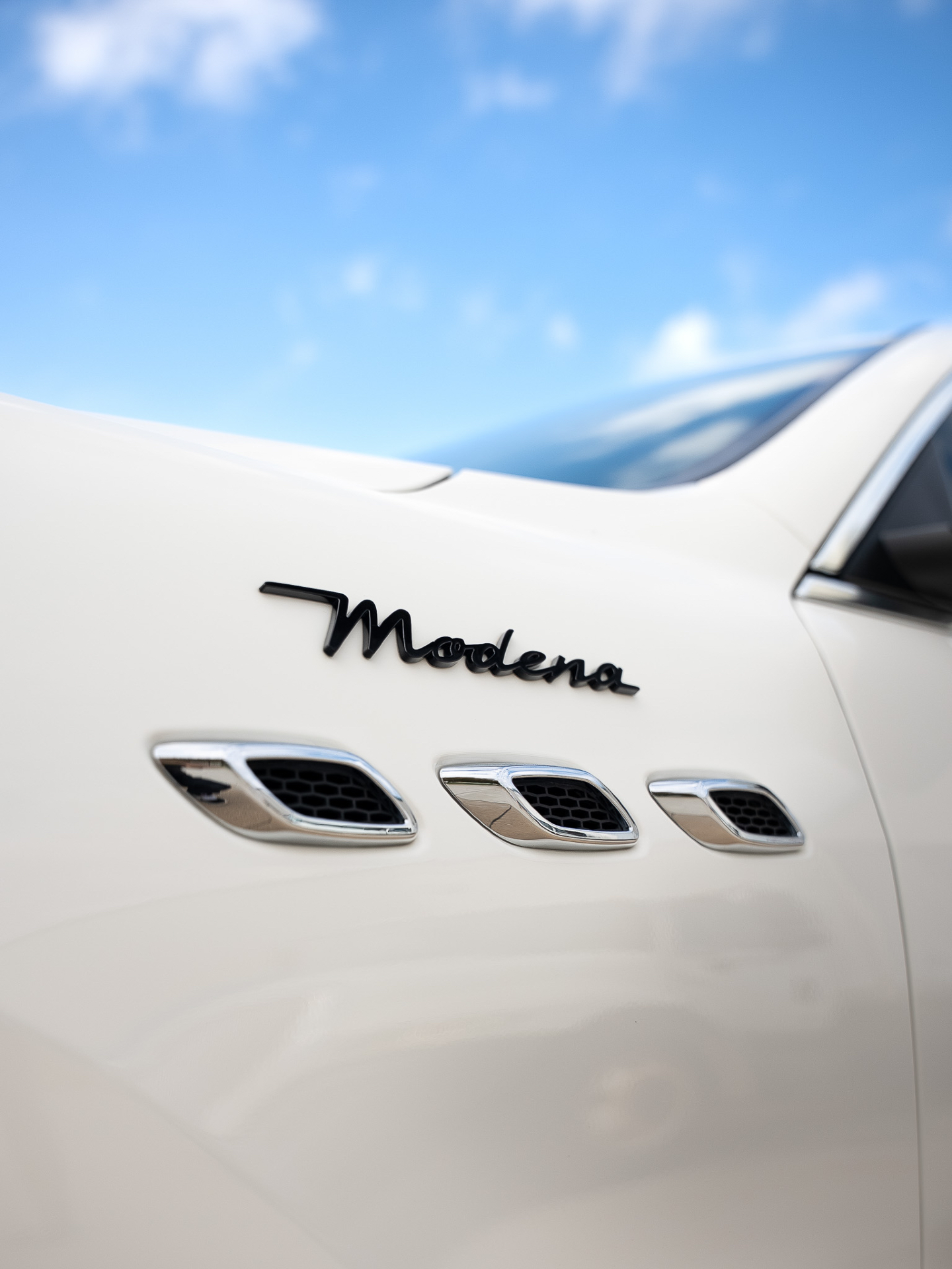 Fresh tint. Pure class. Maserati Modena, redefined. 🌌 #DrivenInStyle #HunchoTints #OmahaTint #OmahaCars #OmahaAuto #OmahaLife #NebraskaTint #TintOmaha #WindowTintNebraska #OmahaSmallBusiness #TintLife #CarCultureOmaha