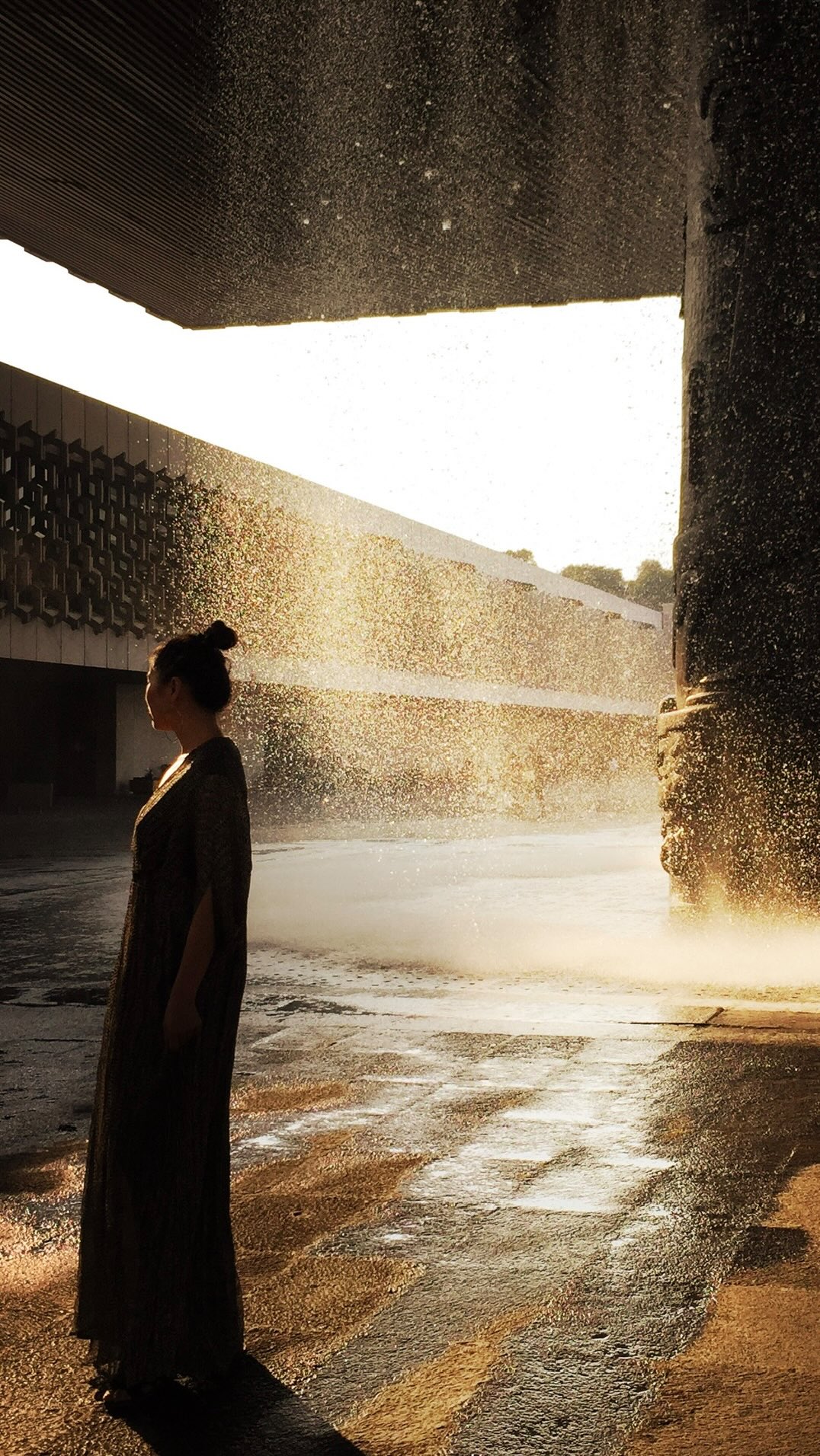 NATIONAL MUSEUM OF ANTHROPOLOGY, MÉXICO CITY
In its central courtyard, an impossibly massive mushroom umbrella seems to hover overhead @mnantropologia. As if some sort of alien form, it drizzles water in a mesmerizing rain dance, like a set piece from David Lynch’s Dune. The galleries that flank this phenomenon, discover artifacts from Mexico’s indigenous Maya, Aztec and Olmec cultures.
—
Images: ©️ Hither&Wander 2025
For details on the museum & México City click the link in our bio.
@cdmx_oficial @visitmexico
.
.
.
#hitherandwander #uniquetraveltips #travelcdmx #nationalmuseumofanthropology #méxicocity