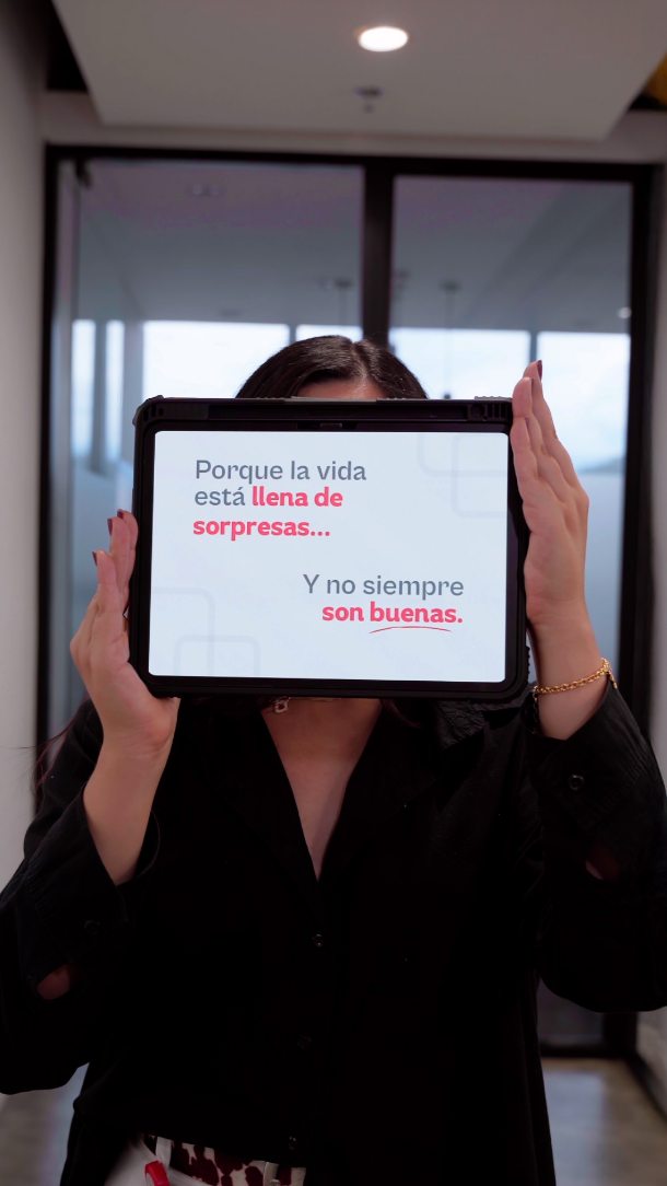 ✨ No esperes que la vida te sorprenda con un imprevisto.
Te acompañamos con soluciones que te dan tranquilidad hoy y confianza en el mañana. 💙
Porque estar preparado no es vivir con miedo… es vivir con seguridad.
👉 Descubre nuestras coberturas y elige la que mejor se ajusta a ti y a tu familia.