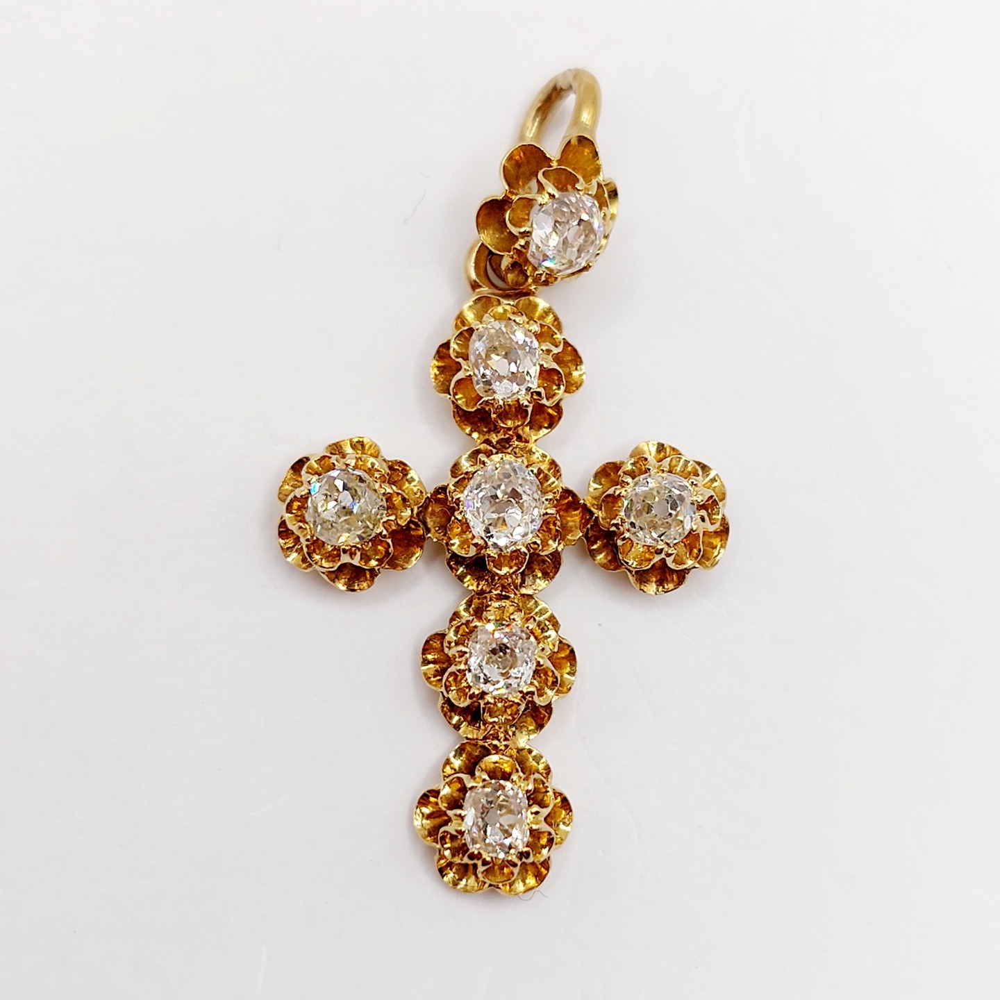 /// Sold /// French Antique cross pendant 18k gold set with 0.85 carats of old mine cut diamonds (circa 1890) religious
PRICE : 830€
https://www.augustusjewels.com/en/product-page/pendentif-croix-antique-or-18k-et-0-85-carats-diamants-taille-anciennes
Magnificent work by a late 19th-century French goldsmith
Size: 35 x 18 mm (including bail)
Weight: 3.32 g
Diamond size (x7): from 3 to 3.5 mm (estimated at 0.85 carats)
Diamonds in good overall condition, white in color, with no visible inclusions
No hallmark
#crosscharm #diamondcross #oldminecutdiamond #oldminecut #victorianjewelry