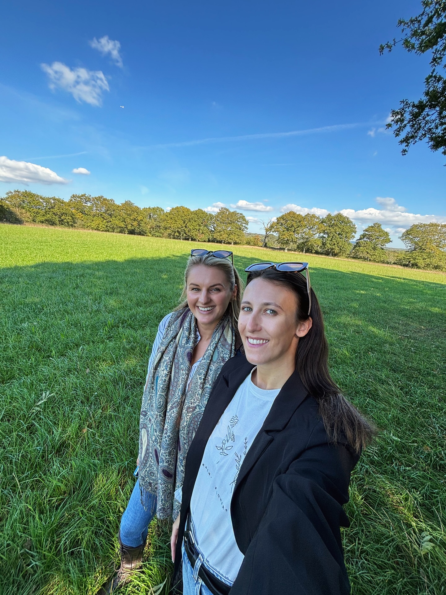 ✨ Venue Spotlight ✨
Tucked away just outside Billingshurst, this idyllic venue is set within 70 acres of beautiful countryside – the perfect blank canvas for your 2026 marquee wedding or festival-style party!
With its stunning views and peaceful surroundings, it’s a dream backdrop for your big day.
Catherine and I are so excited to be working closely with Becky from the farm to bring your visions to life! 🤩
If you want to come and see the venue for yourself, just drop me a message – let’s chat about your plans for 2026 🌾🌳🍂🍃
.
.
.
.
.
#newvenue #weddingvenuehunting #marqueewedding #buildyourdreams #weddingideas #weddingsandevents #weddingplanningtips #eventsplanner #ukwedding #getintouch #planyourwedding