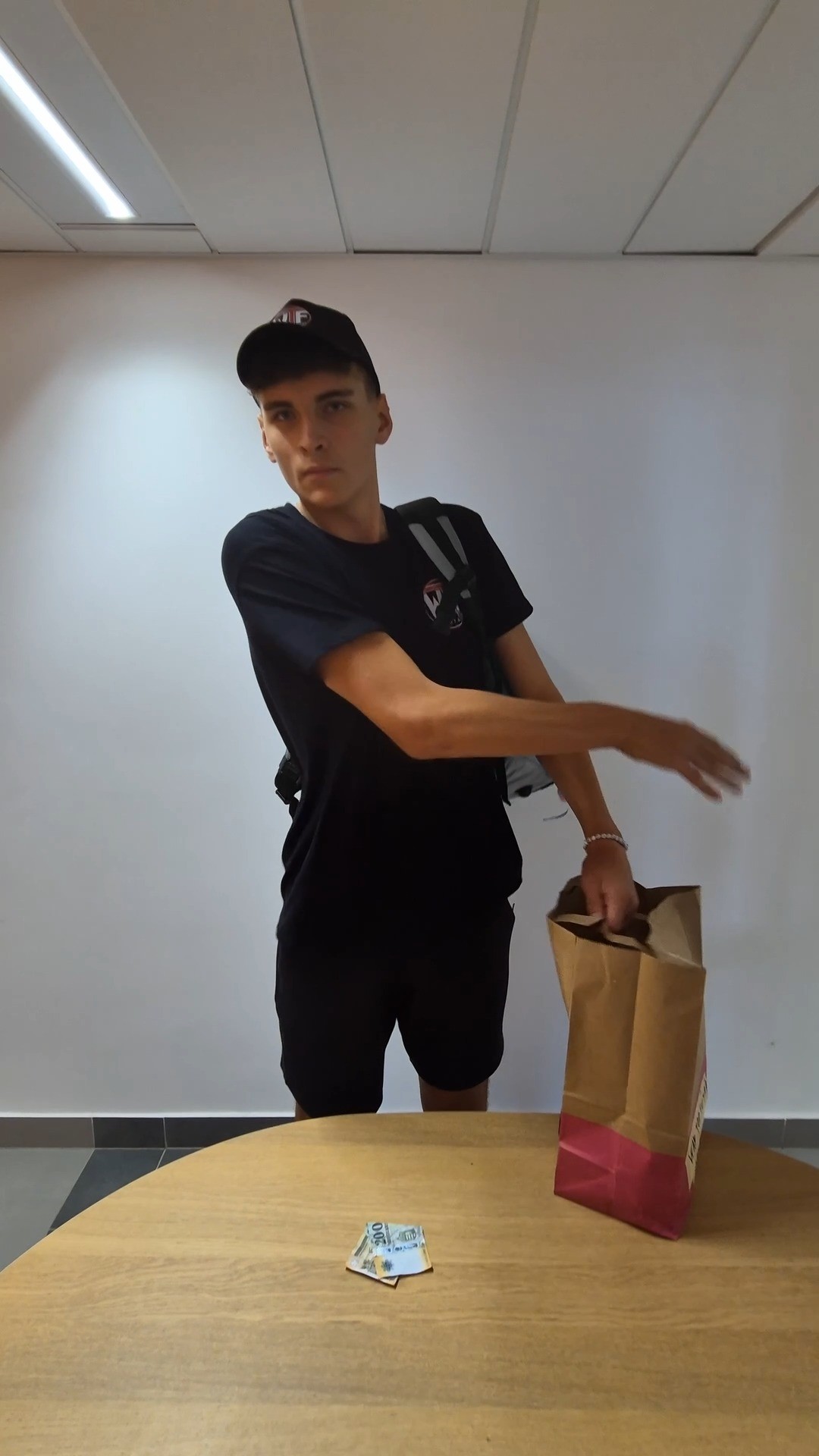 Mi volt a legviccesebb tapasztalatod futárral?
#wantopfutár #wtf #futár #futárszolgálat #munka #kiszállítás #munkalehetőség #gyorsfutár #szállítás #bicikli #delivery #biciklisfutár #deliveryguy #cyclinglife #deliveryheroes