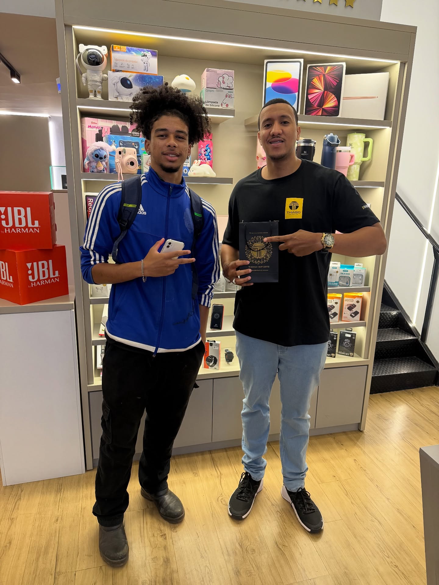 Fiquem com as fotos de nossos clientes lindos e maravilhosos na nossa unidade do shopping sul Valparaíso 🤩🥳❤️