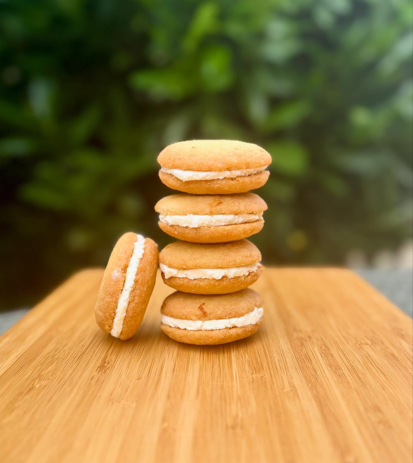 Lemon shortbread sandwich biscuits in the making today 🍋 Preparing for my Vegan Baking Course on 11th October.
Pop me a message or visit the website to book. Link in bio 😊
#frome #fromeevents #fromesomerset #plantbasedcookeryschool #vegancookeryschool #PlantBased #vegan #littlefromecookeryschool #veganbaking