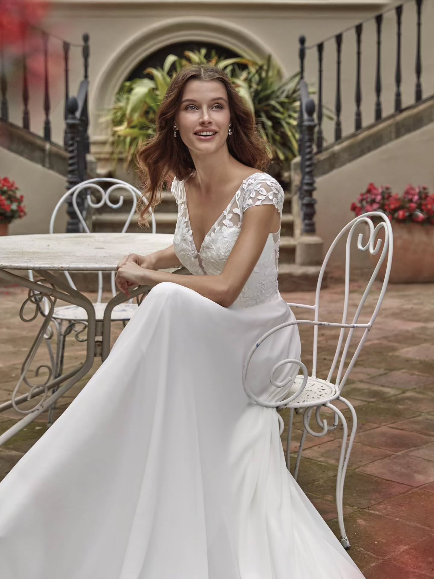 Neue Kollektion 2026
Verträumte Spitze und leicht fallende Röcke gehören auch 2026 zum Trend
#heirateninmannheim #heirateninloebau #heirateninderlausitz #brautkleid #pfalzhochzeiten #braut2026 #beu_bridal