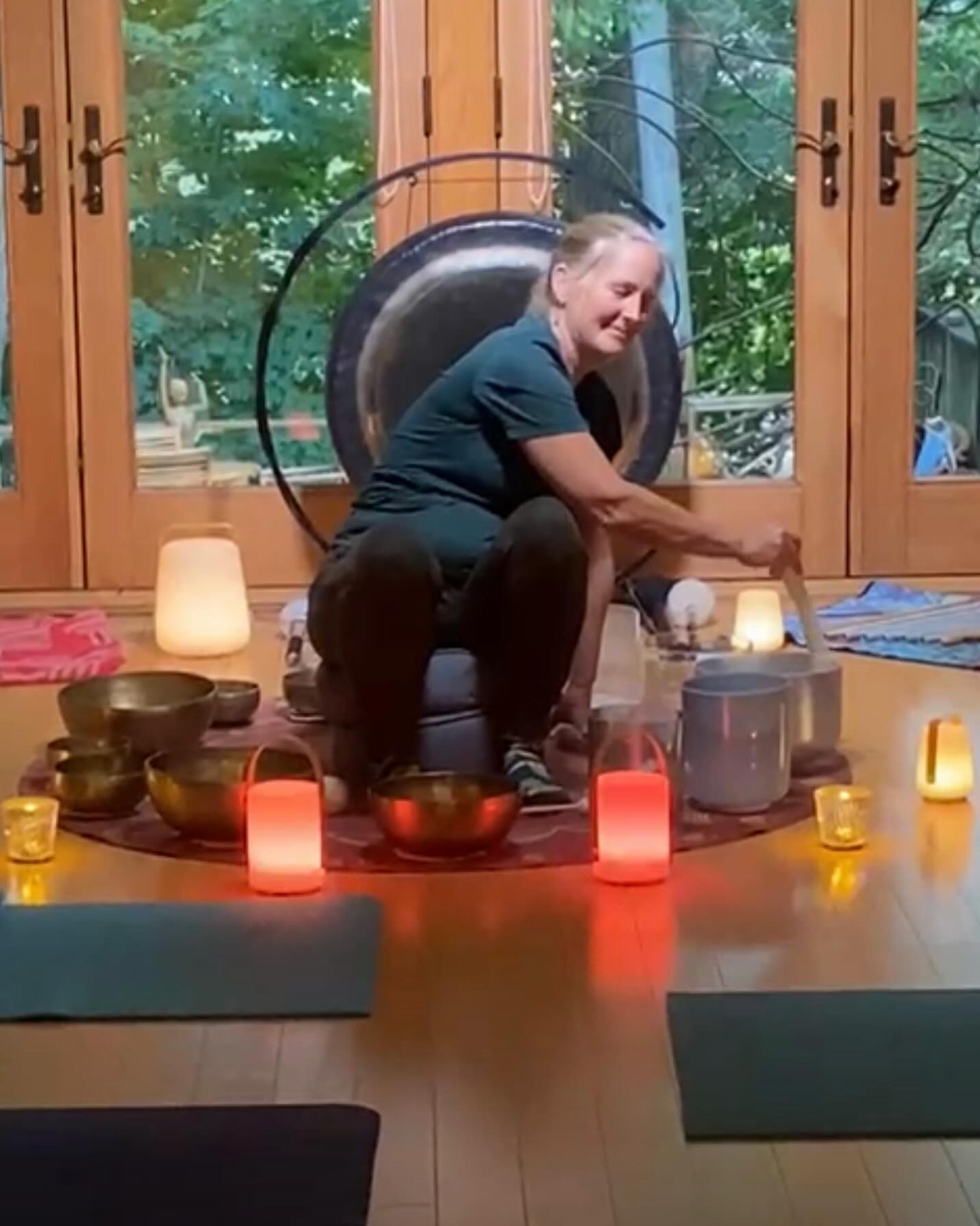 There are still a few spots left for the full moon sound bath this Sunday at 7:15, Coxwell & Danforth area. Please DM for more information.