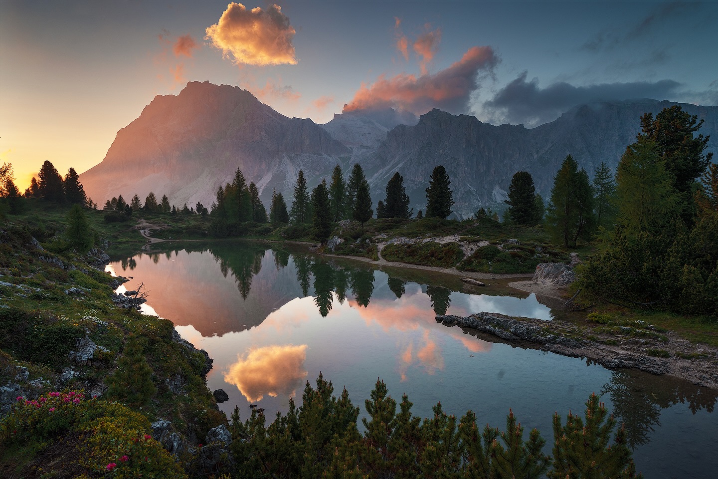 *
Dolomites – Reflections at Sunset 🇮🇹
As the sun dipped behind the rugged peaks, the calm mountain lake turned into a perfect mirror. Soft evening light painted the clouds and the rocks in warm tones, while the silence of the Dolomites made the moment feel timeless.
EXIF: f/10 · 1/10 sec · ISO 64 · Sony Alpha 7R IV · 16–35mm f/2.8 GM II · GND filter used · tripod used
#dolomites #italy #sunsetmagic #mountainview #landscapephotography #naturelovers #bevisualinspired