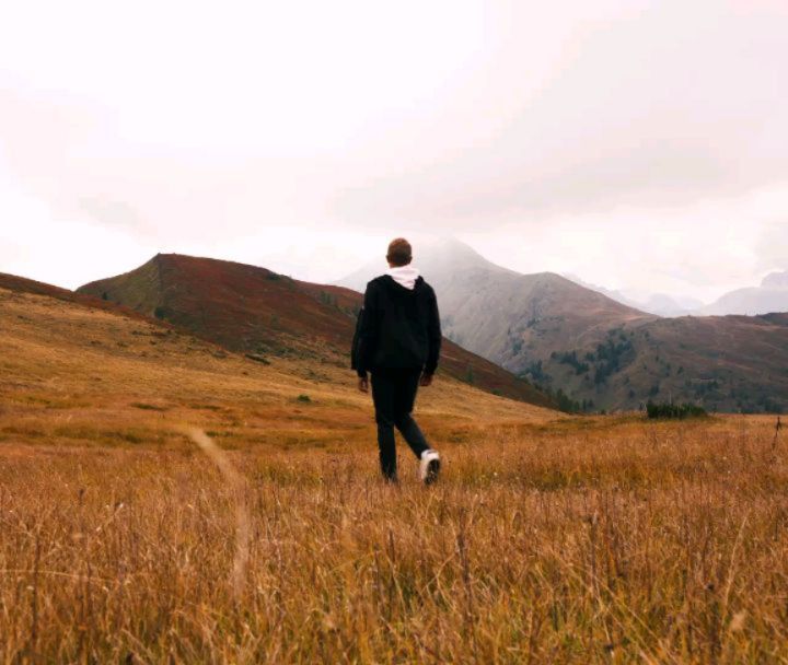 My vanlife journey in the Dolomites, check out the full video on YouTube :)
Link in bio
The first week on the road, unforgettable for sure, Italy is my favorite country so far.
Especially for van life, the mountains offer so many amazing, free parking spots
⛰️🌳🩵