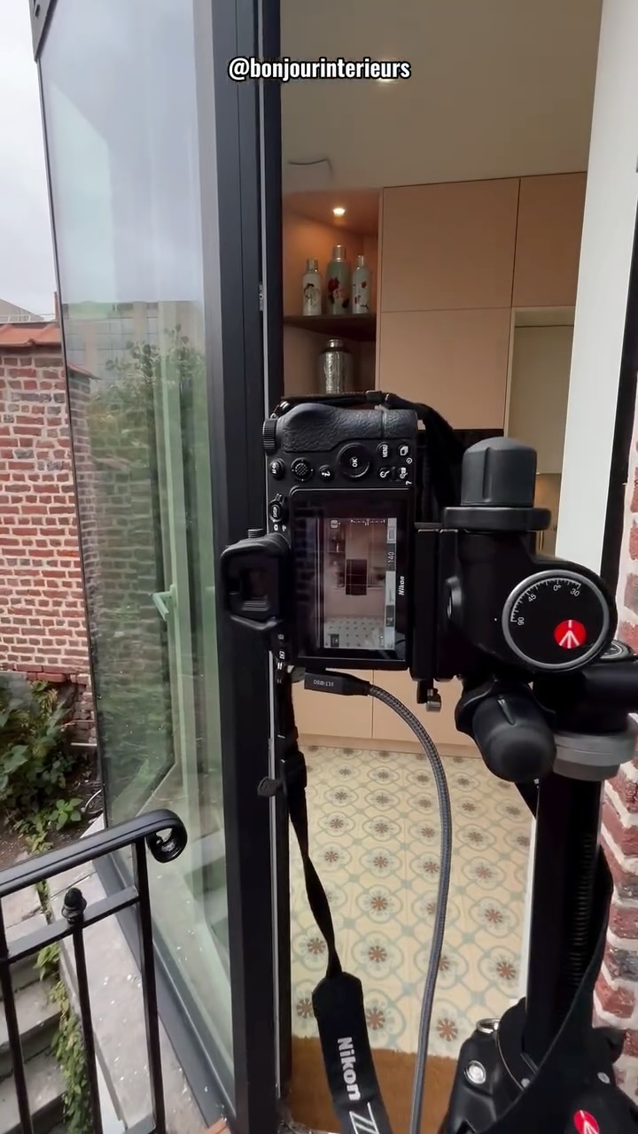 Just finished our shooting and we are both super proud and exhausted but here is a piece of what we have done today.
The results are coming soon, follow us so you don’t miss it.
📷 @delphine_depledt
#bonjourinterieurs #expatlille #shooting #photographer #design