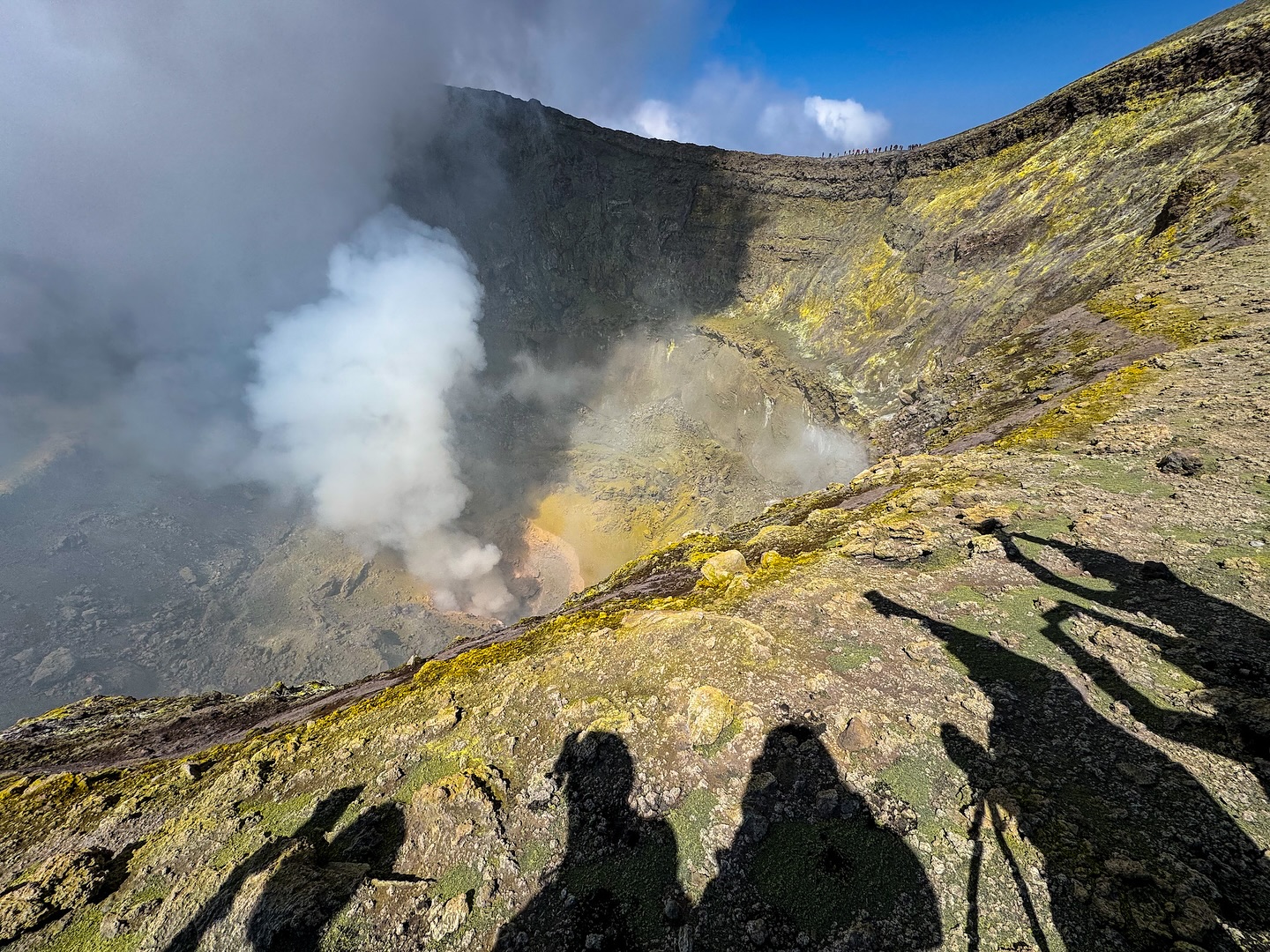 #Etna Central Craters • North Side
#sicily #volcanoes #sicilia #guidevulcanologichesicilia
👉 Info/Prenota
🌍 https://www.etnative.com/etna-cratere-centrale
📲 +393780861560
📥 etnativo@yahoo.it