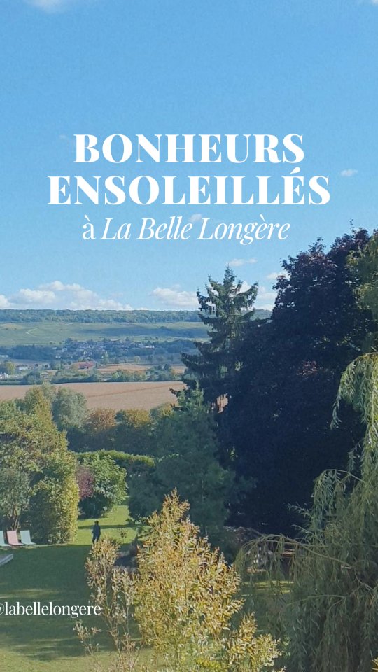L'été joue encore un peu les prolongations dans le jardin de @labellelongere... ☀️🌿
Nos visiteurs ont pu savourer ce week-end ensoleillé à l'extérieur, pour leur plus grand bonheur ! 🥂
Les transats n'ont pas encore été rangés et ont été fort appréciés 😎 Le terrain de pétanque, quant à lui, est devenu le théâtre de parties endiablées pendant que les enfants de nos adorables voyageurs s'amusaient follement dans l'aire de jeux et le trampoline💫
Peut-on recommencer le week-end ? 🤪
On espère que vous avez pu profiter également de ces belles éclaircies ☺️
(La Belle Longère, gîte meublé de tourisme 3 étoiles et événementiel au milieu des vignes de Champagne 🌿 🍇, location de vacances et séjours au vert kids friendly, en famille et entre amis, pour se retrouver et se ressourcer sur la Route du Champagne)
