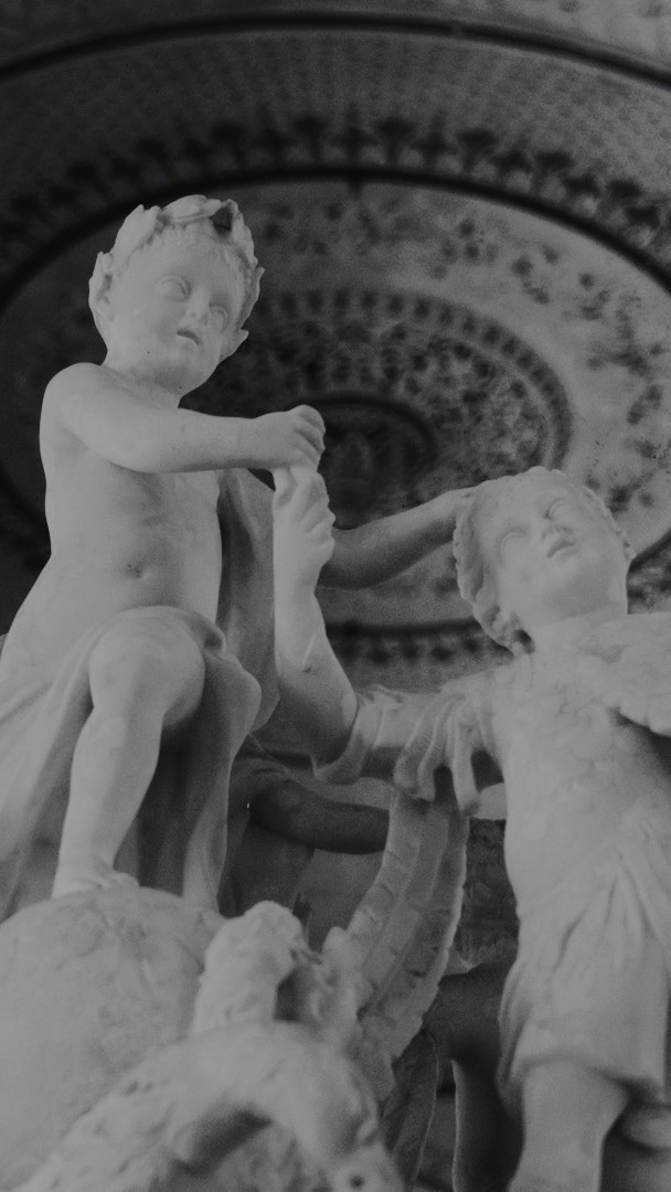 When history is all around you, it's easy to romanticise every step you take together - each touch a new page in the story of your love.
#elopementlove #elopementeurope #weddingvideographer #palacewedding #weddinginmorocco #oldmoneyvibes #getmarried #weddingphotography