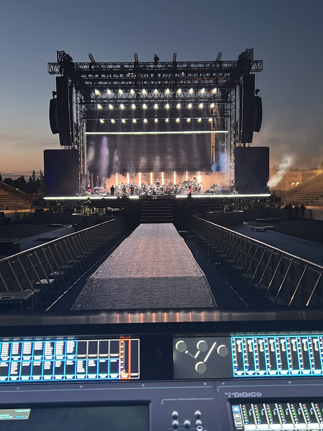 Πίσω από τις συναυλίες, κρύβονται ιστορίες…Αυτές οι μέρες θα είναι πάντα ένα σημάδι ζωής και δύναμης…