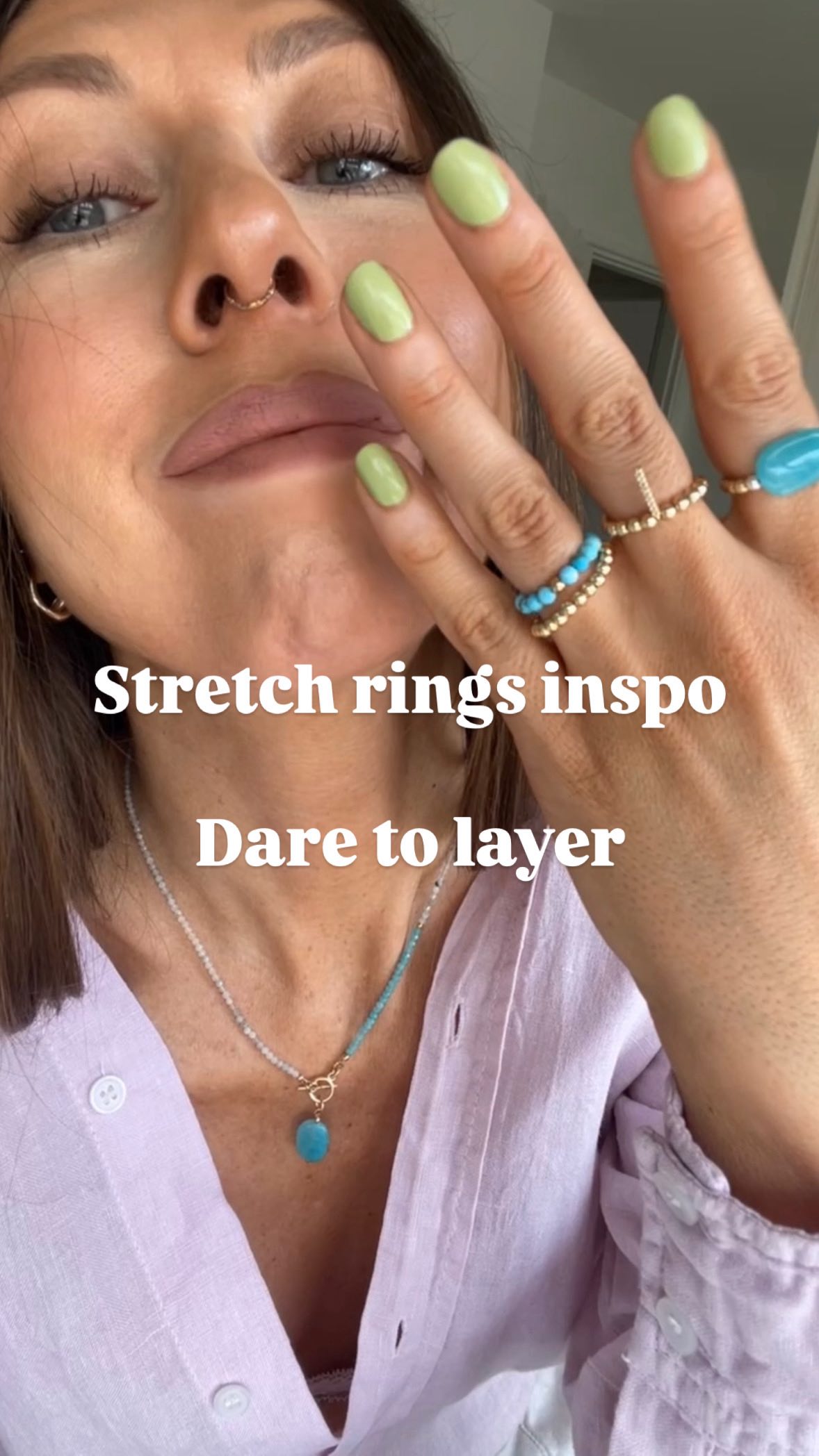 Handmade with natural gemstones🤩🤩🤩
Some simple with faceted beads:
✨amazonite
✨apatite
✨labradorite
✨peach moonstone
✨pink tournaline
✨turquoise
✨lapis lazuli
✨malachite
✨garnet
✨amethyst
✨tiger eye
some with gold or silver beads and with a bold centre stone
✨amazonite
✨tiger eye
✨amerhyst
✨malachite
✨fossil
They are super easy to wear on their own and they look really nice when you mix them with other rings too 😌💁🏼♀️✨
My style is: the more, the better 🤪😜
Which one is your favourite??
•
•
•
•
#handmadejewellery #daretolayer #stretchrings #gemstonering #stretchjewellery #handmadejewelleryuk #naturalgemstonejewellery