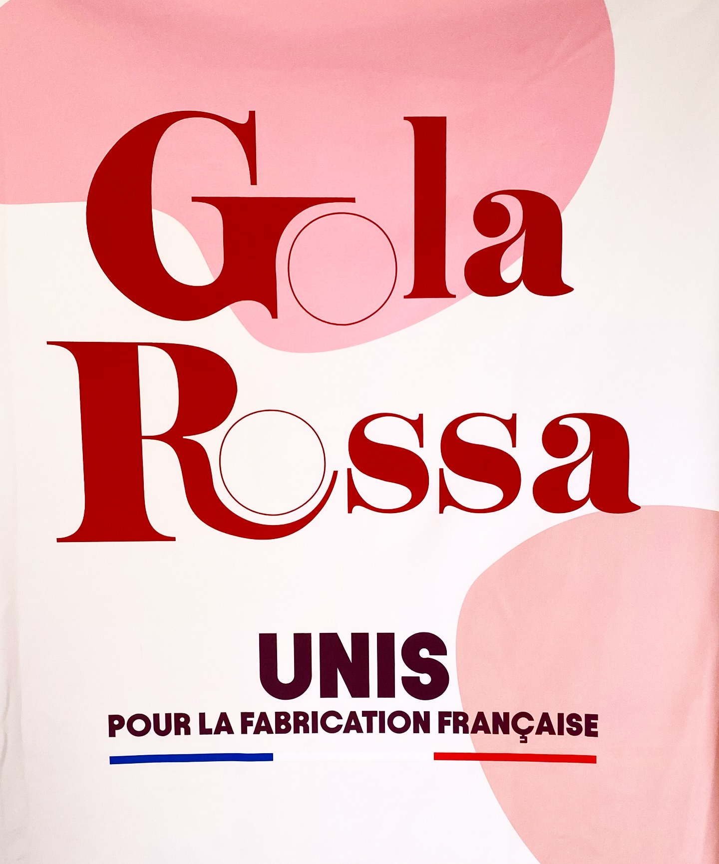 ✨ Quel mois de septembre incroyable ✨
Après mon road trip, pas le temps de souffler : direction la Normandie pour préparer le Salon de la Lunette… et surtout refaire du stock (j’étais à sec 😅).
Des journées à rallonge, mais une motivation sans limite pour vous présenter mes créations au SILMO !
Ce salon restera gravé : j’ai intégré la team @lunetiers_unis , et ensemble on a monté un stand de folie 🙌.
On partage les mêmes valeurs, on s’est soutenu du début à la fin… et franchement, sans eux, je n’aurais jamais vécu cette aventure de la même façon.
Je termine septembre avec des étoiles plein les yeux ⭐.
Un mois intense, fort en émotions… et je n’ai pas du tout envie de redescendre de mon nuage ❤️
Merci @victoiredaqui @alexis_gilles_eyewear @mr.max_eyewear @wave_of_wood @loumylunetier @atelier_arthur_sardo ❤️