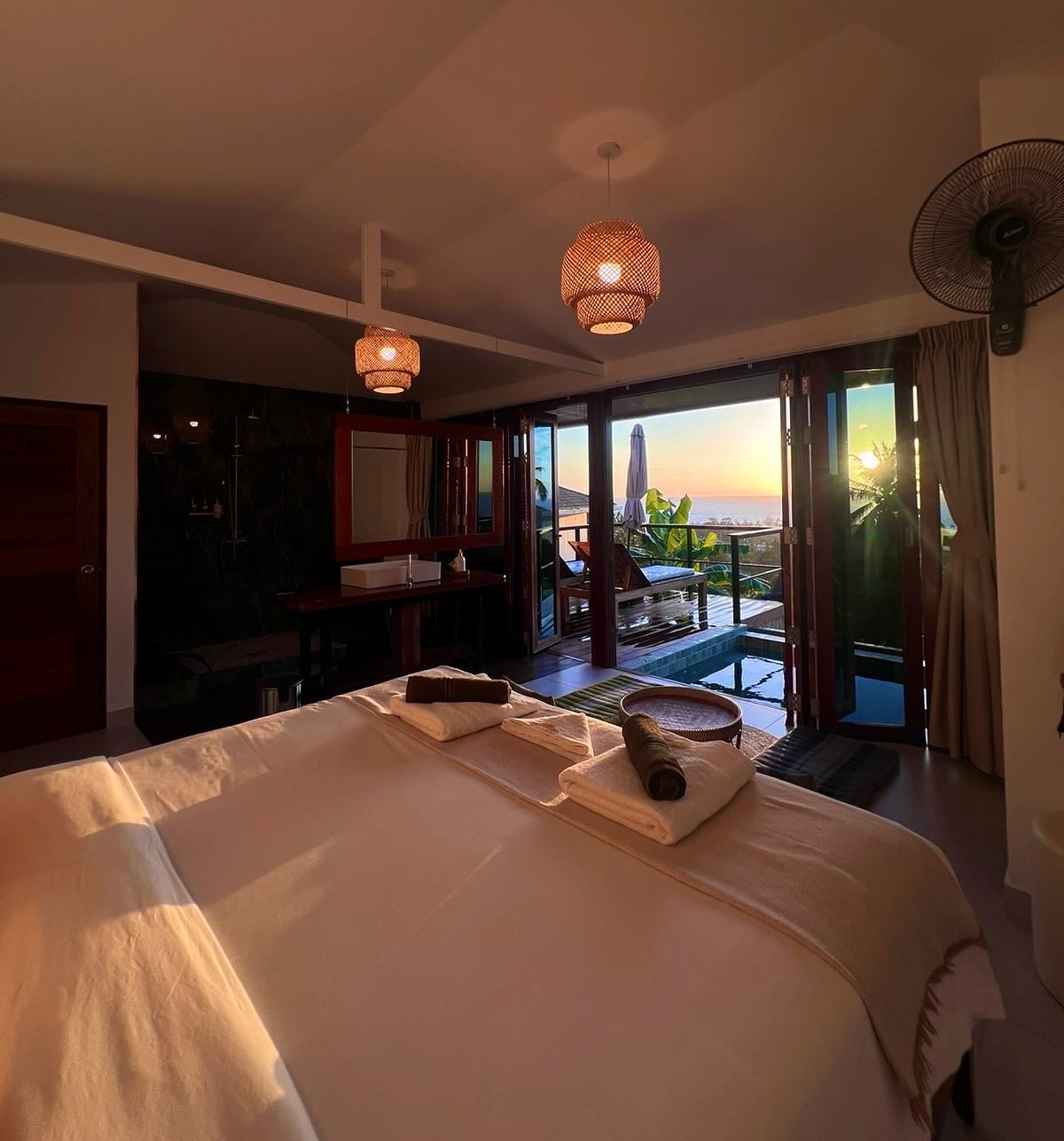 Golden hour looks even better from bed 😍🌅
DM us for the best deals!
#infinitypool#villaviews#KohTaoViews#Islandserenity
#LuxuryResort#DiveKohTao#Diving#ChalokBaanKao#TanoteBay#MaoBay#HaadTien#Floatingbreakfast#AoLeukBay#SecretGardenEcoPoolVillas #EcoVillas #PoolVillas #TravelThailand#GetawayGoals #Relax #KohTao #Thailand#privatepoolvilla #MountainView #Romantic #IslandLife #Escapeshower#goldenhour